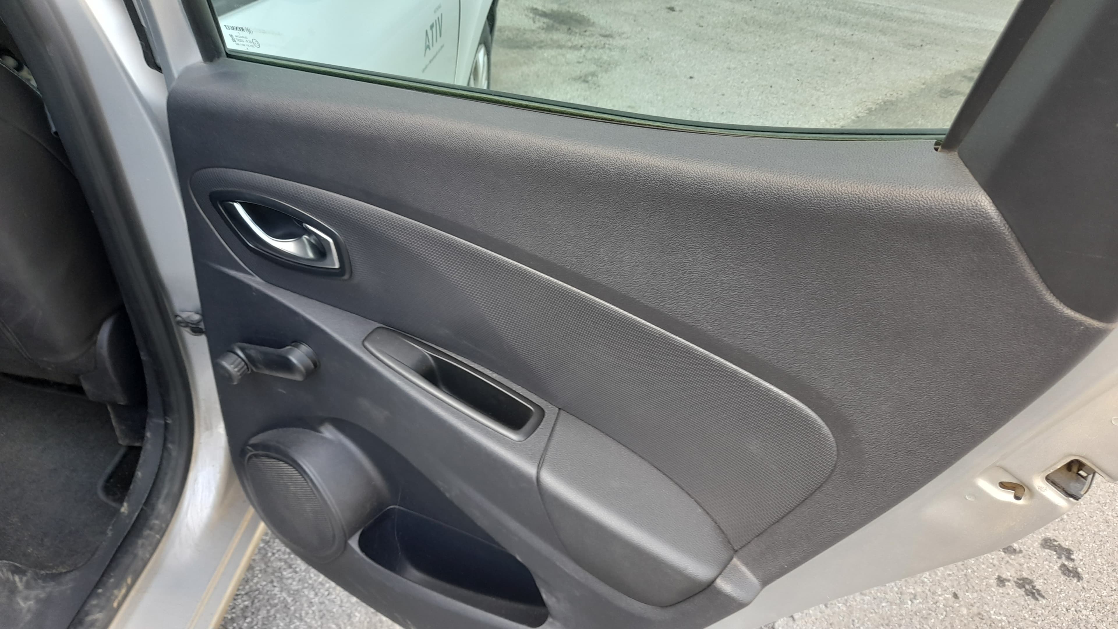 Renault Clio Dynamique S 1.5 DCi · Ano 2016 — imagem 19