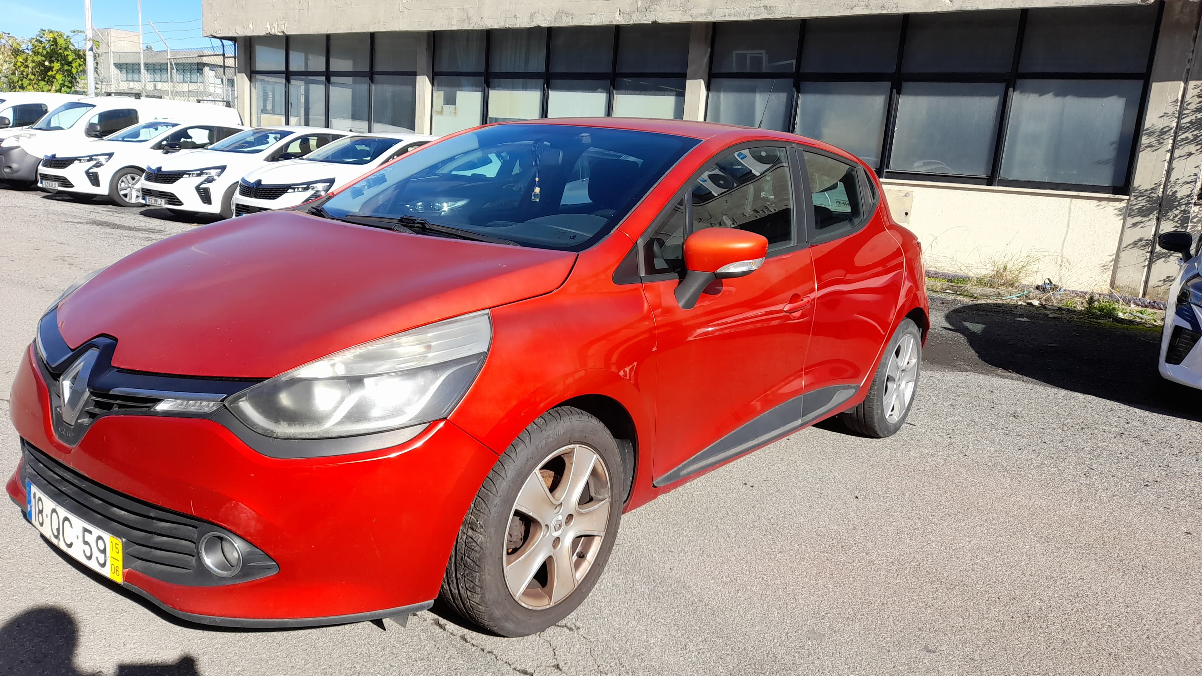 Renault Clio Dynamique S 1.5 DCi · Ano 2015 — imagem 3