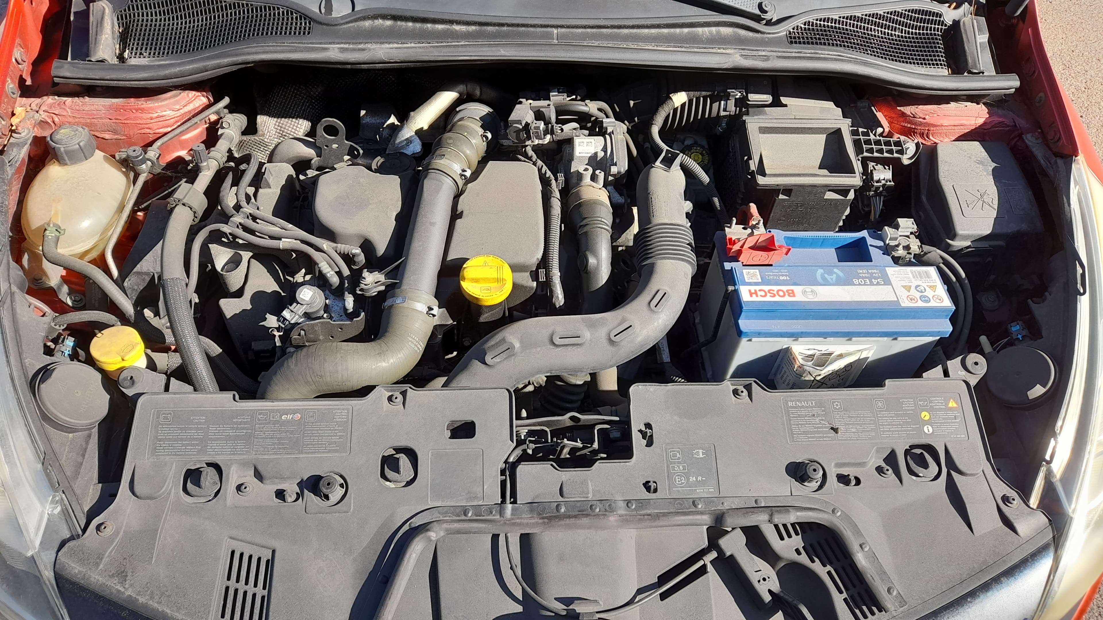 Renault Clio Dynamique S 1.5 DCi · Ano 2015 — imagem 9