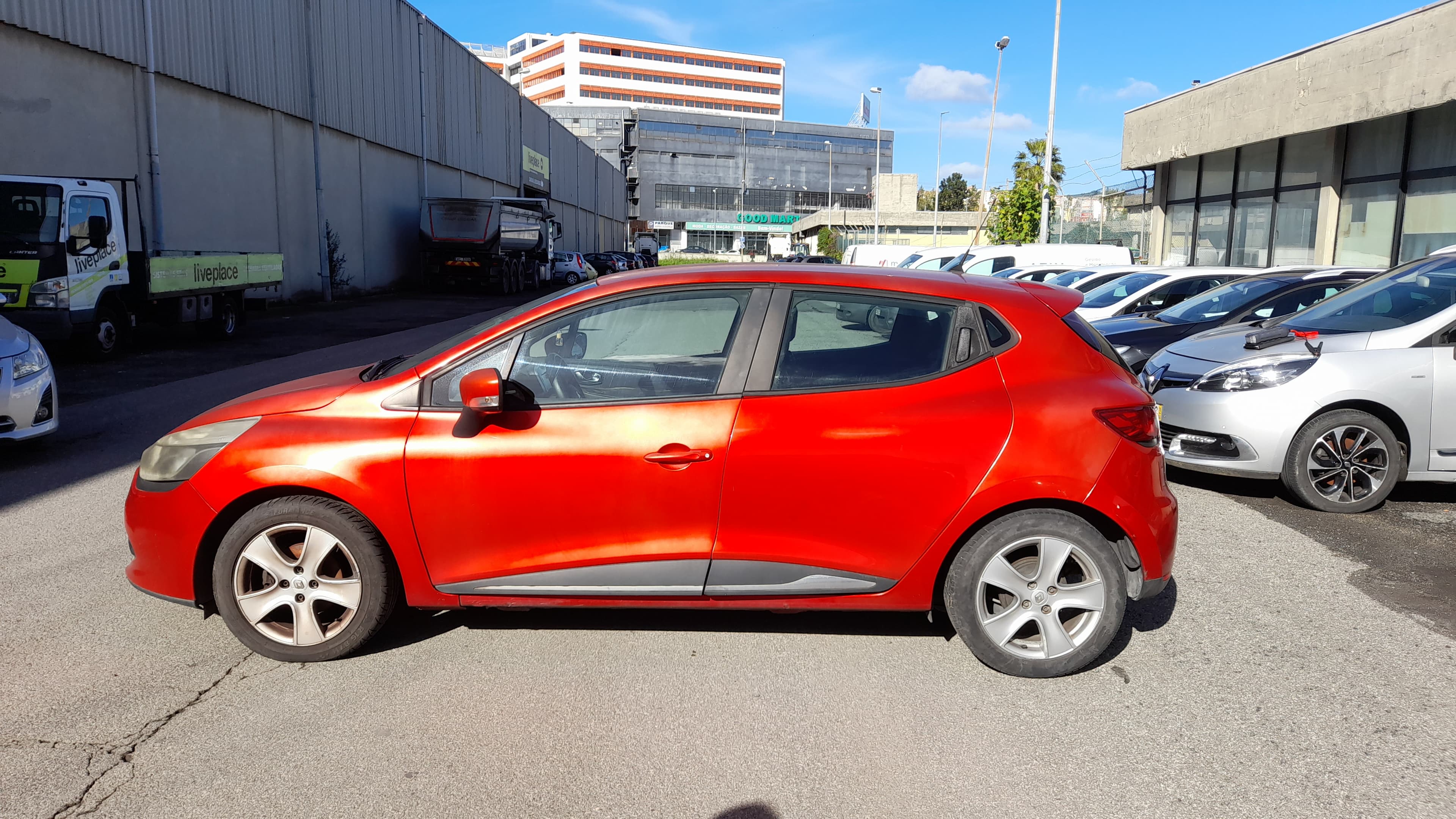 Renault Clio Dynamique S 1.5 DCi · Ano 2015 — imagem 4