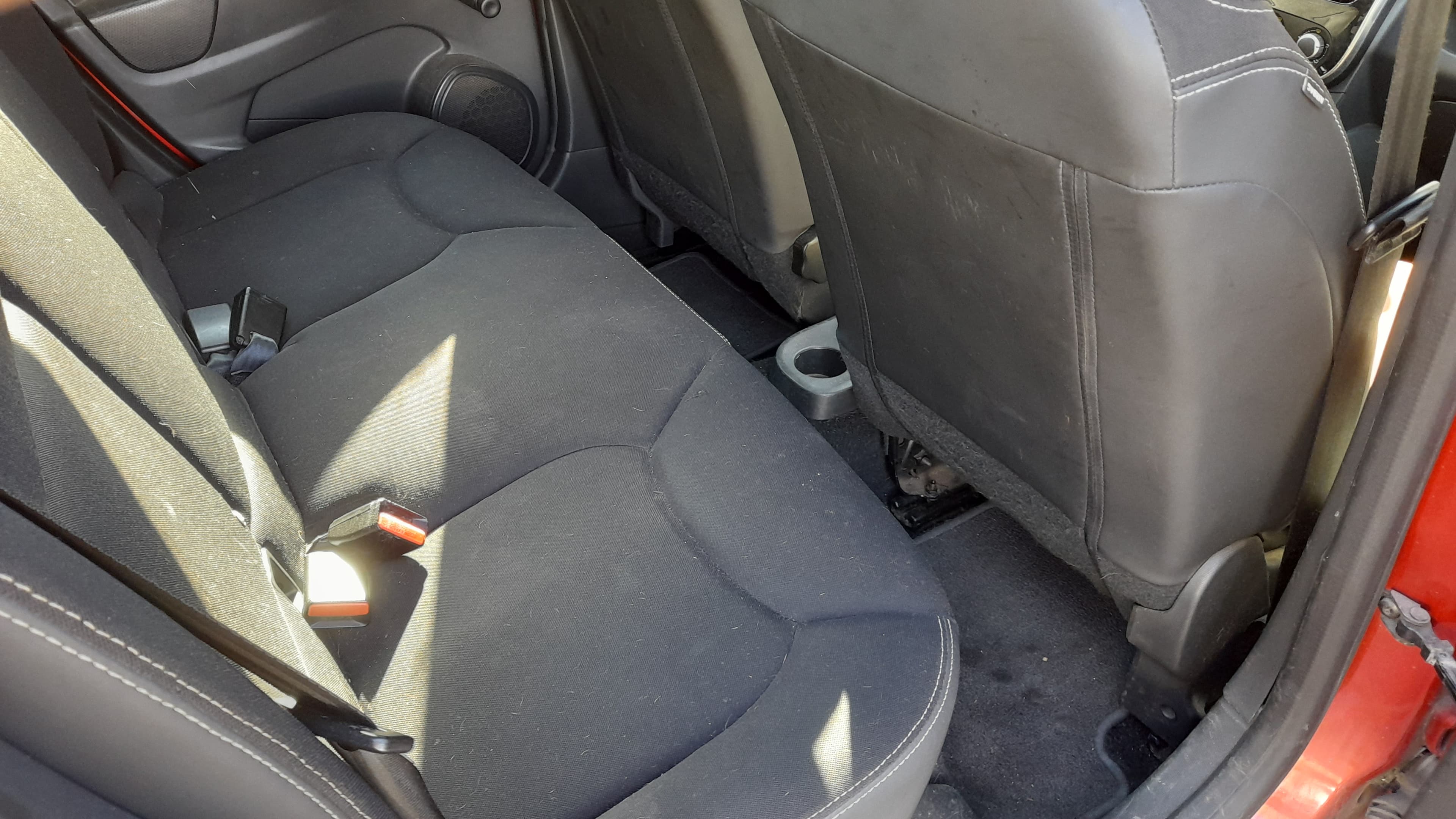 Renault Clio Dynamique S 1.5 DCi · Ano 2015 — imagem 14