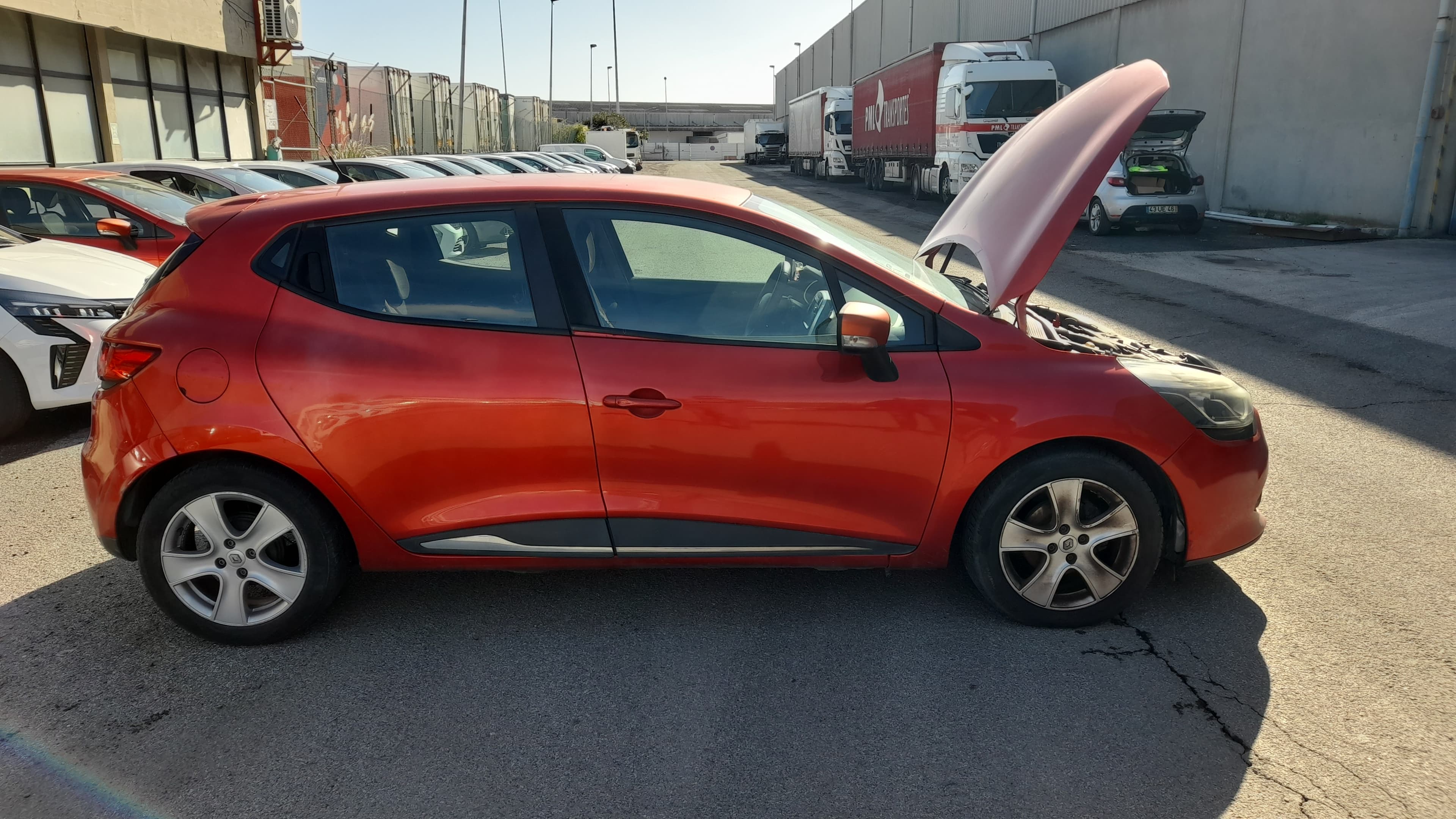 Renault Clio Dynamique S 1.5 DCi · Ano 2015 — imagem 5