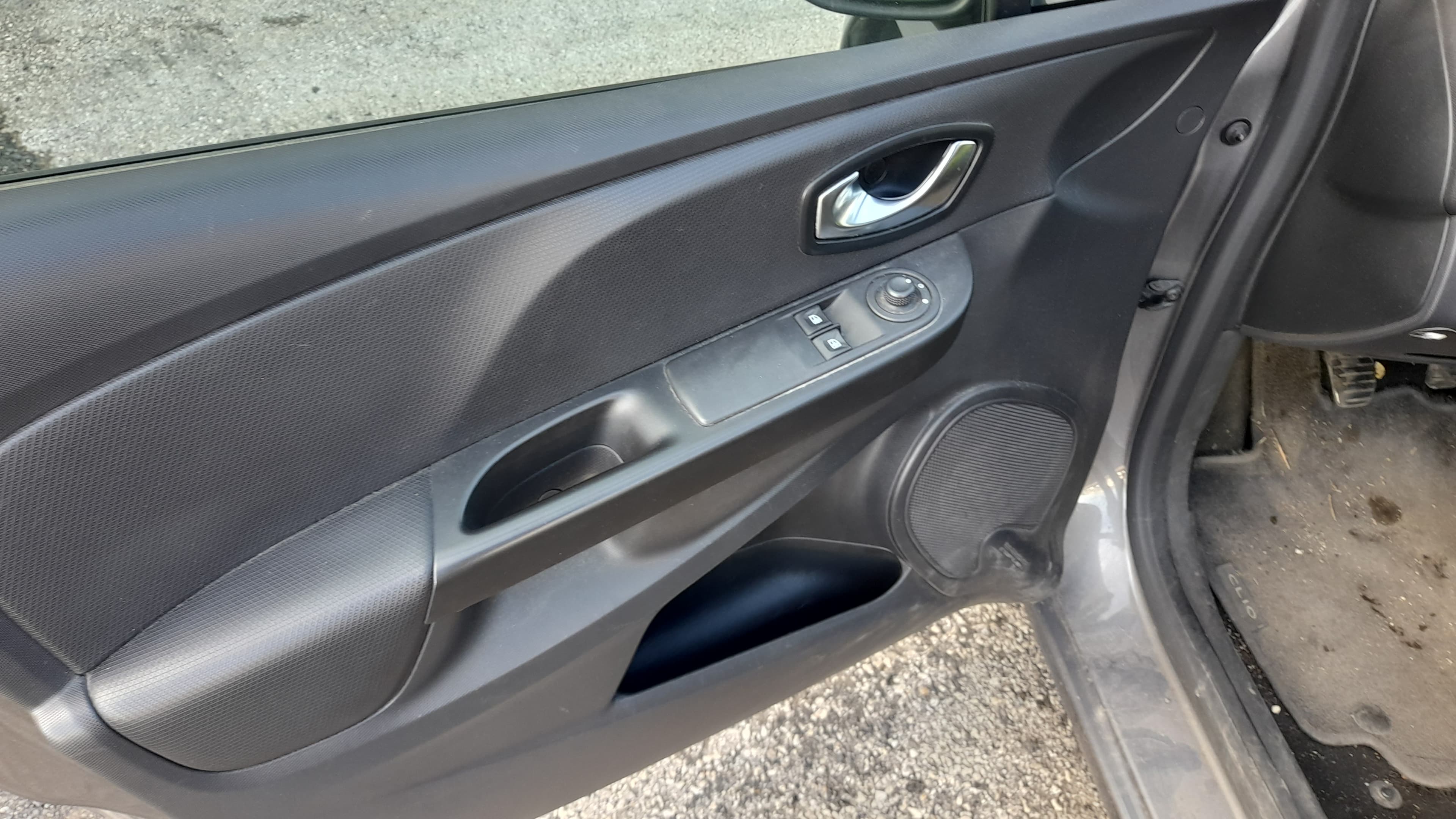 Renault Clio Dynamique S 1.5 DCi · Ano 2015 — imagen 14