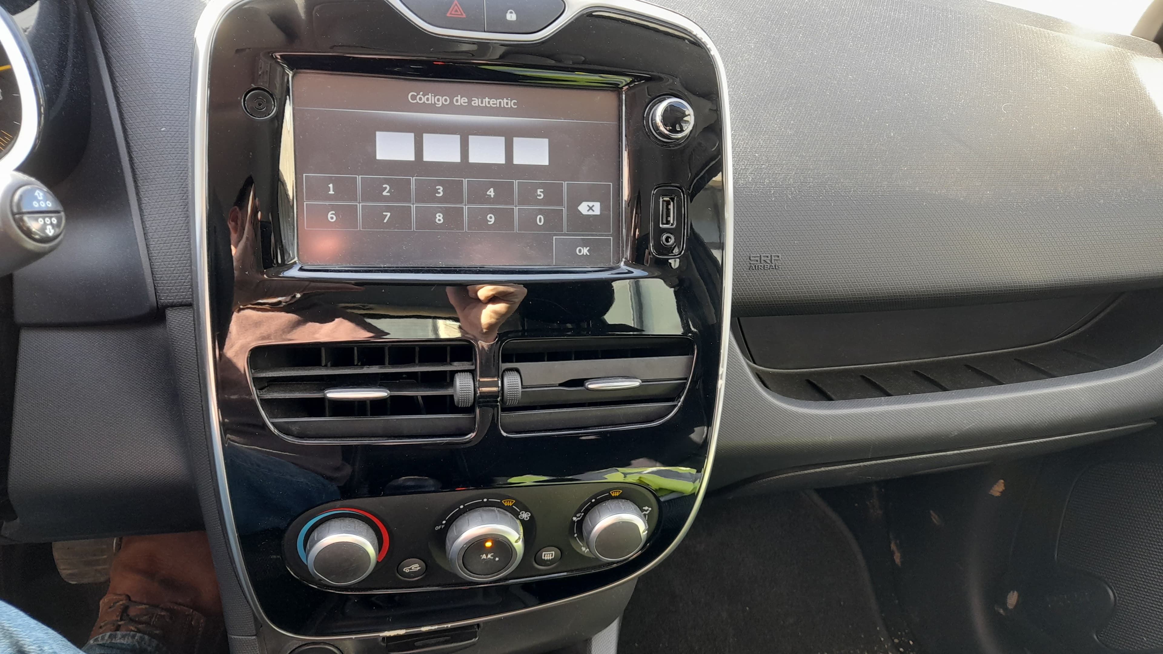 Renault Clio Dynamique S 1.5 DCi · Ano 2015 — imagen 19