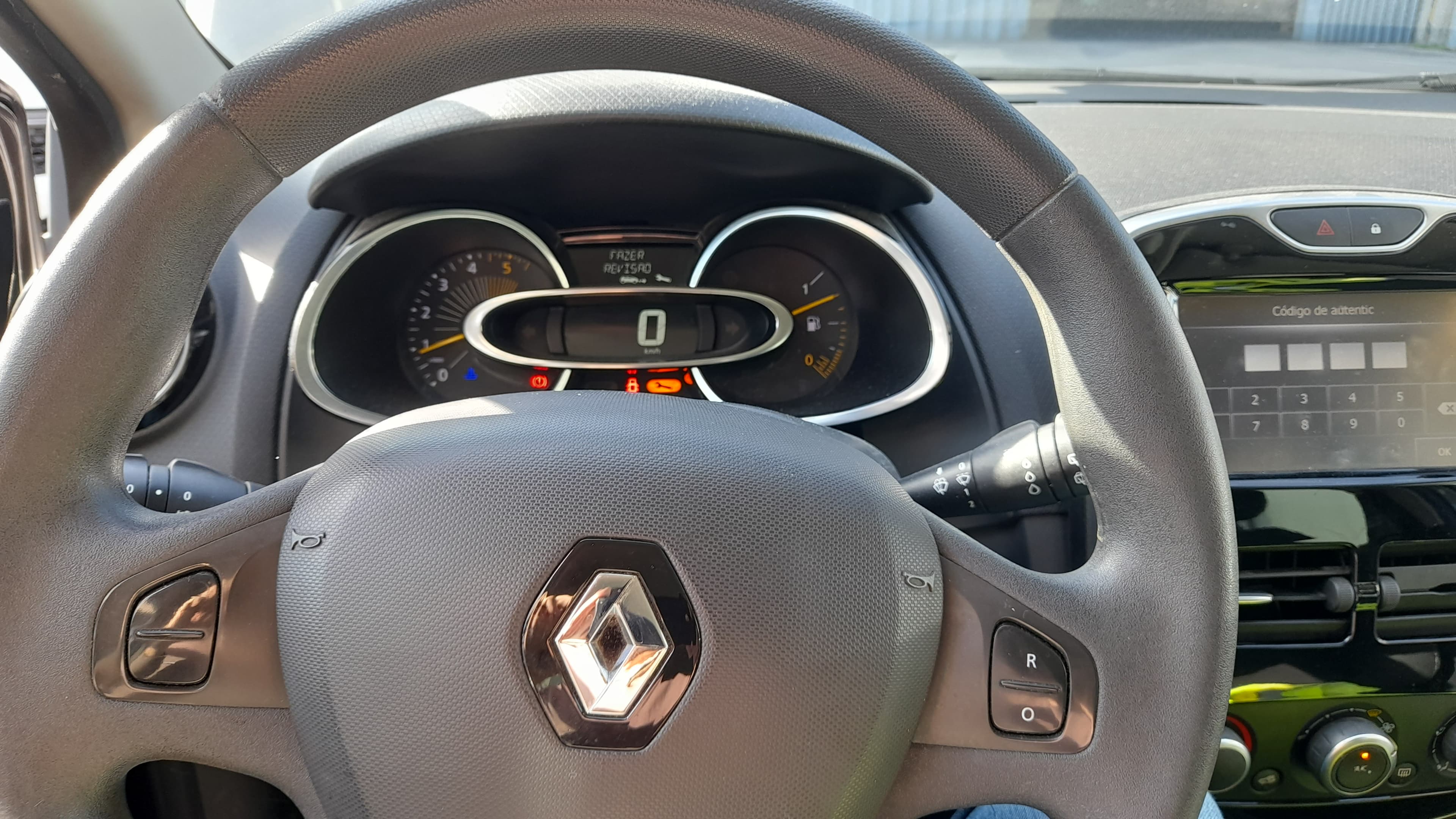 Renault Clio Dynamique S 1.5 DCi · Ano 2015 — imagen 17