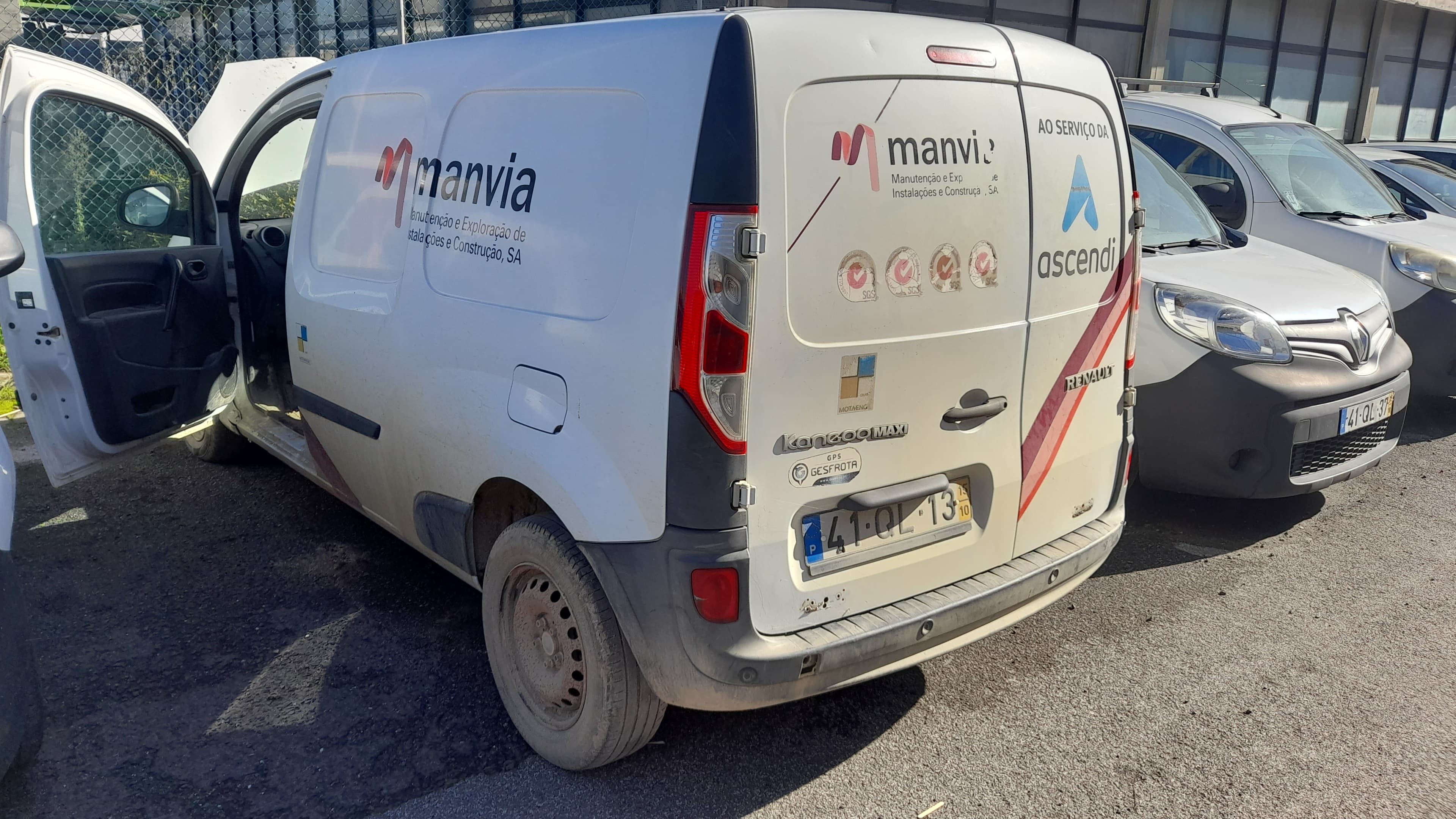 Renault Kangoo Maxi Business 1.5 DCi · Ano 2015 — image 6