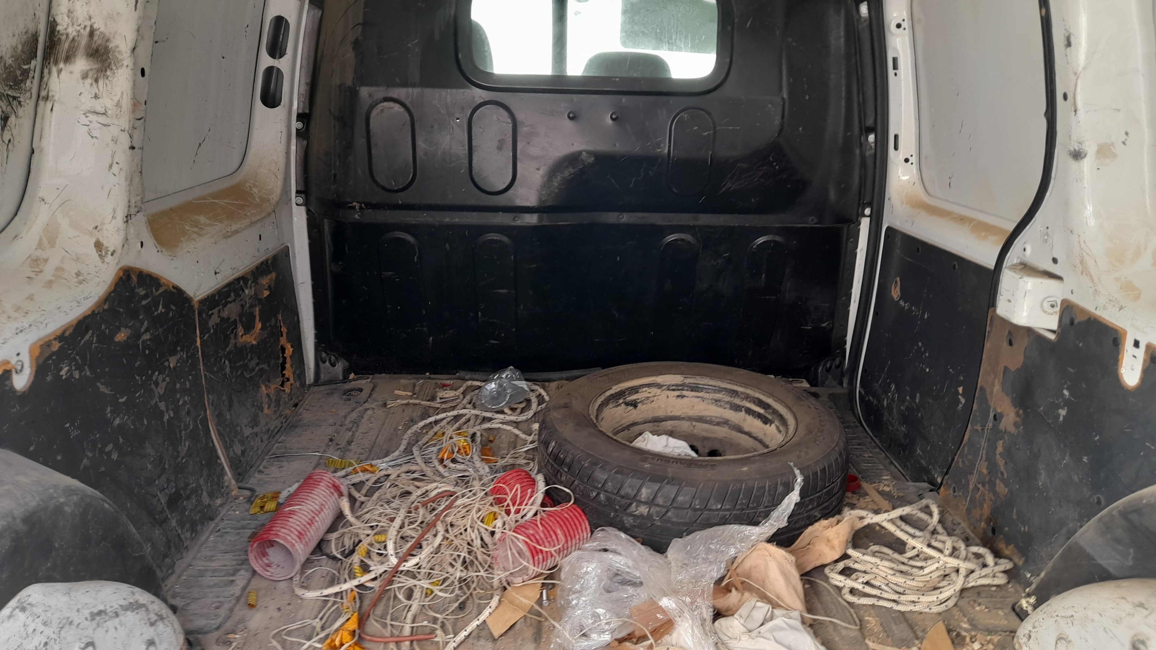 Renault Kangoo Maxi Business 1.5 DCi · Ano 2015 — image 7