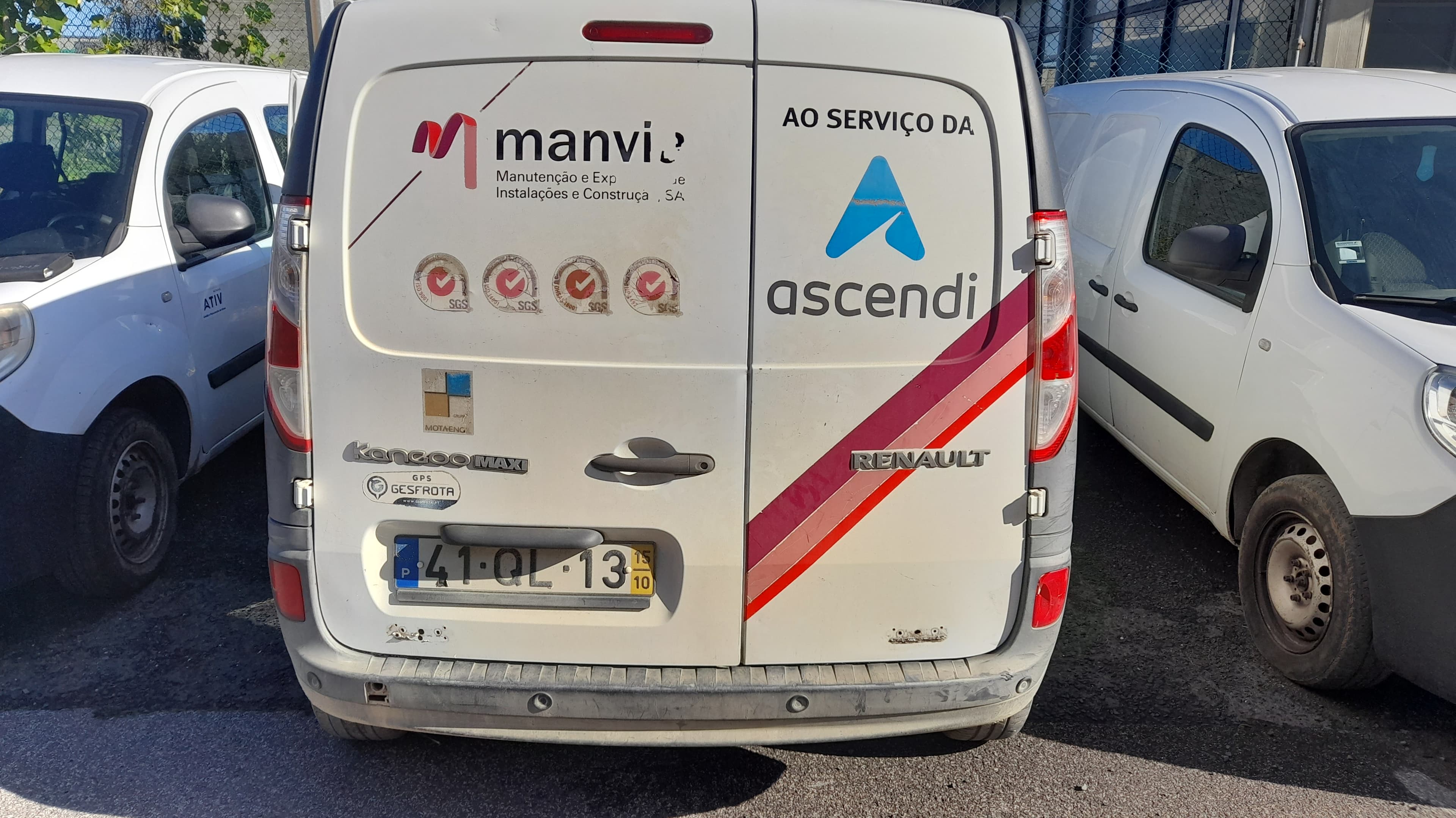 Renault Kangoo Maxi Business 1.5 DCi · Ano 2015 — image 4