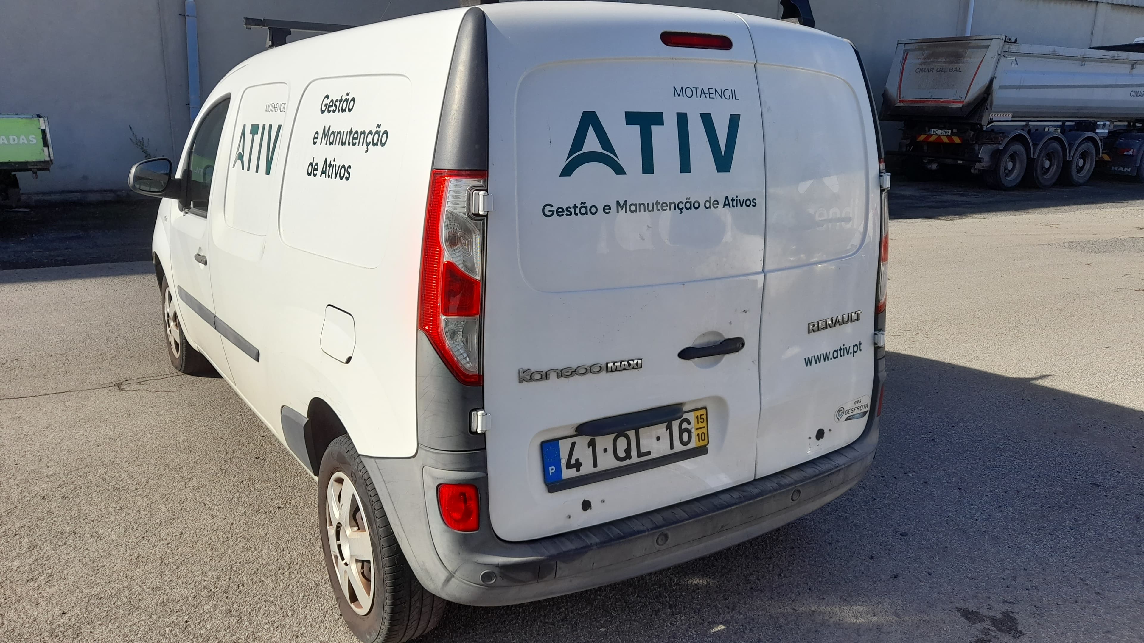 Renault Kangoo Maxi Business 1.5 DCi · Ano 2015 — imagen 6