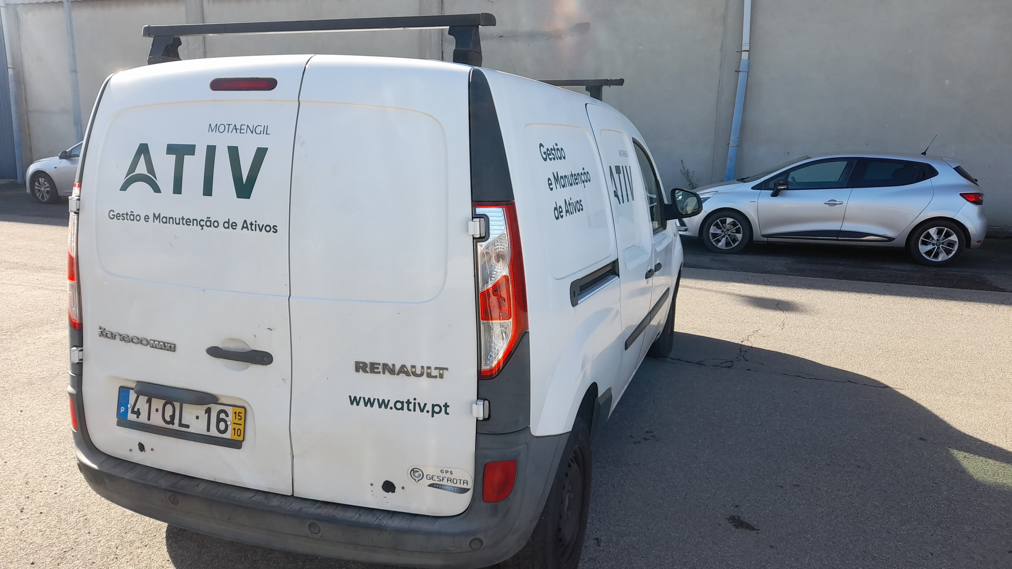 Renault Kangoo Maxi Business 1.5 DCi · Ano 2015 — imagen 8