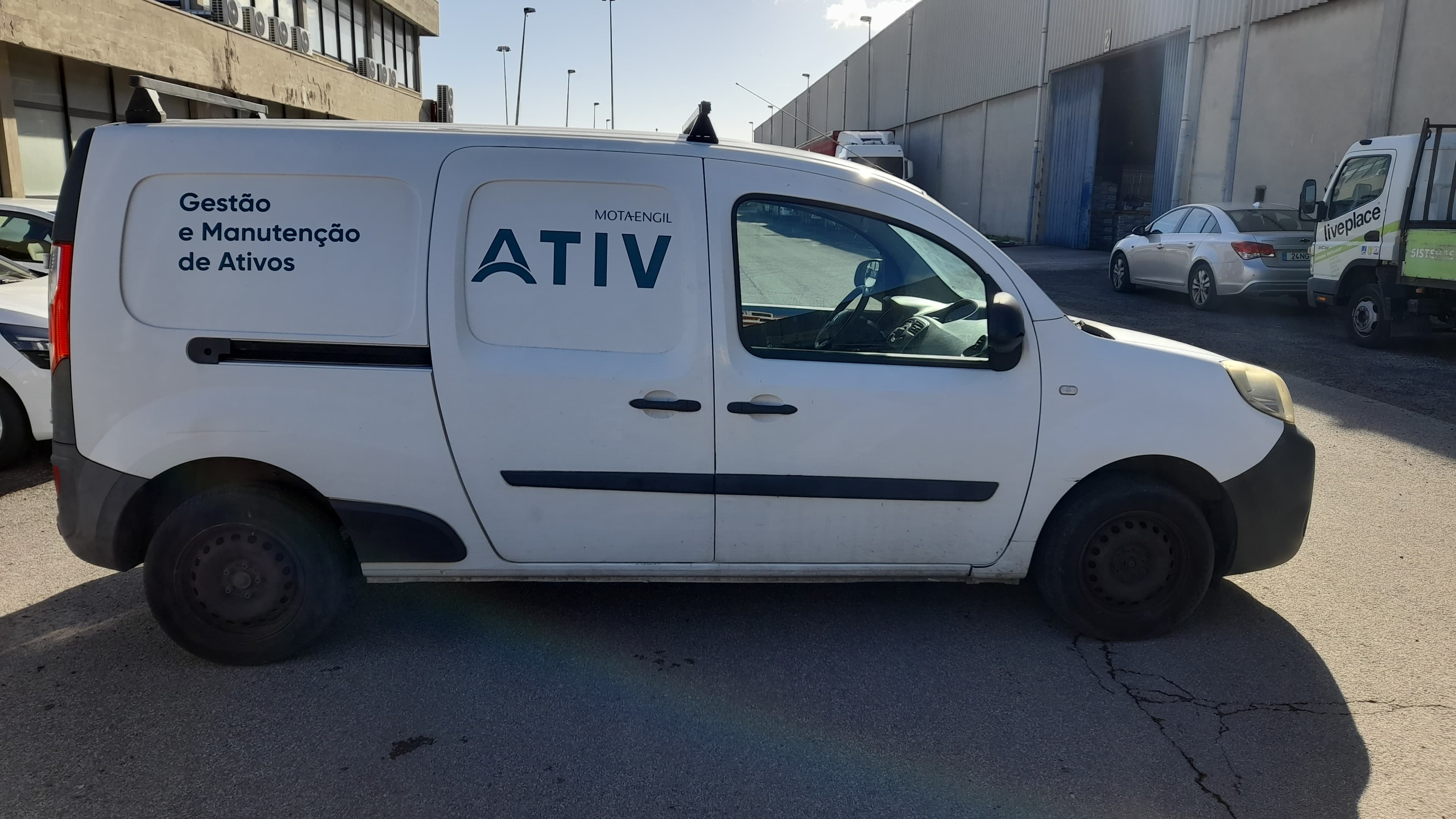 Renault Kangoo Maxi Business 1.5 DCi · Ano 2015 — imagen 5