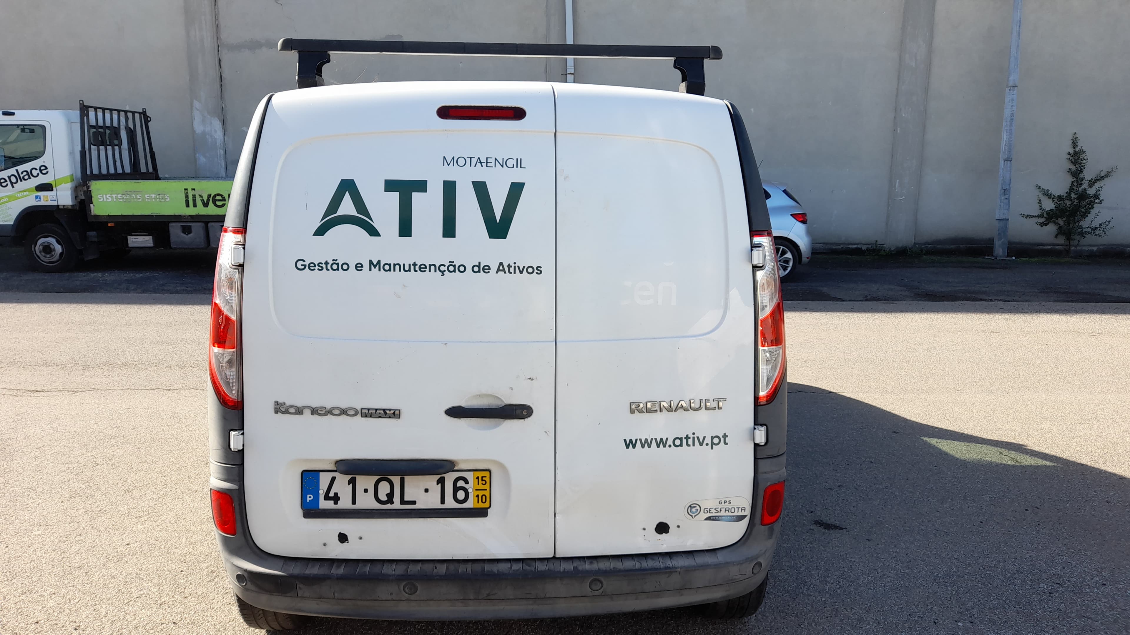 Renault Kangoo Maxi Business 1.5 DCi · Ano 2015 — imagen 7