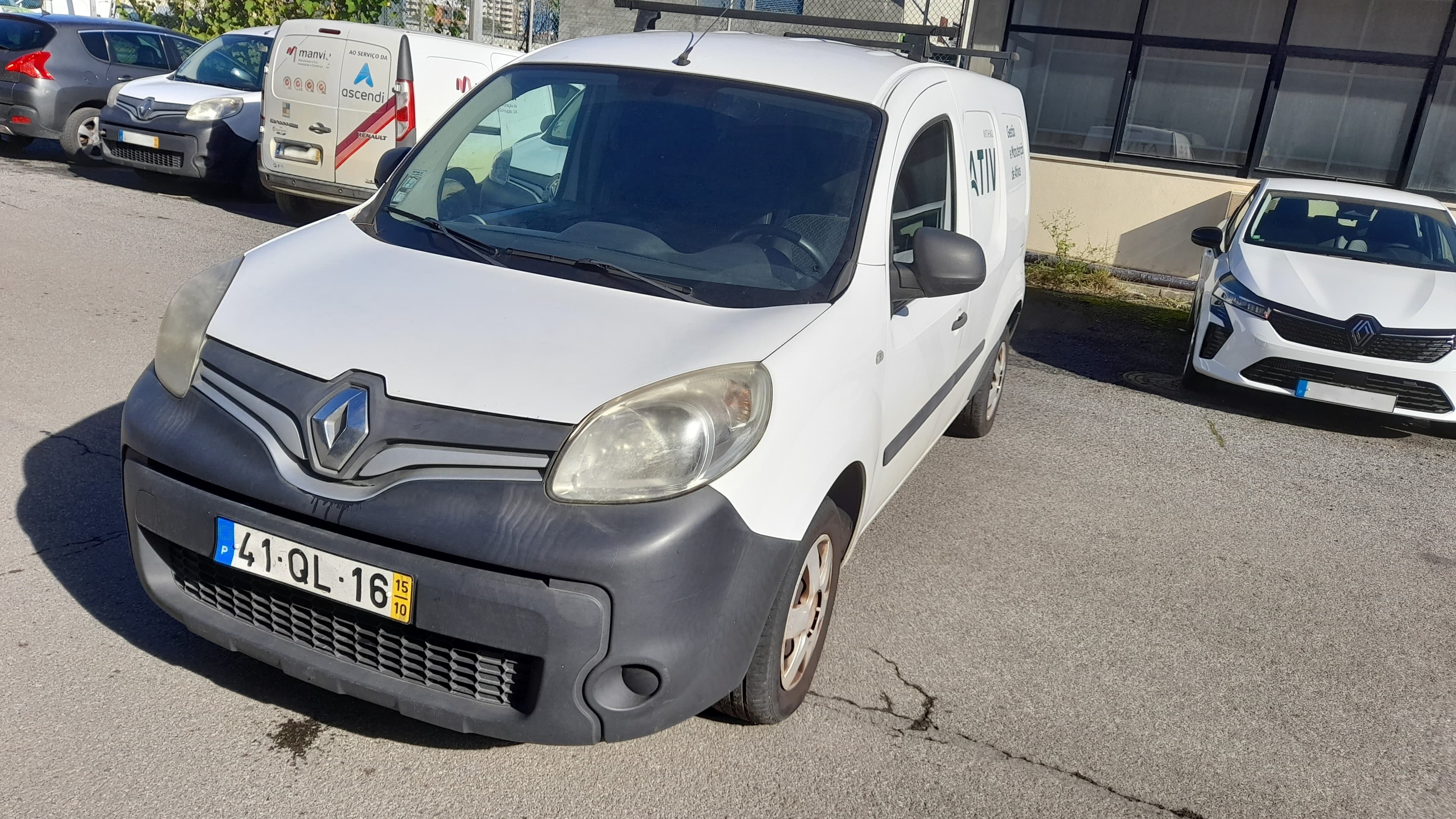 Renault Kangoo Maxi Business 1.5 DCi · Ano 2015 — imagen 3