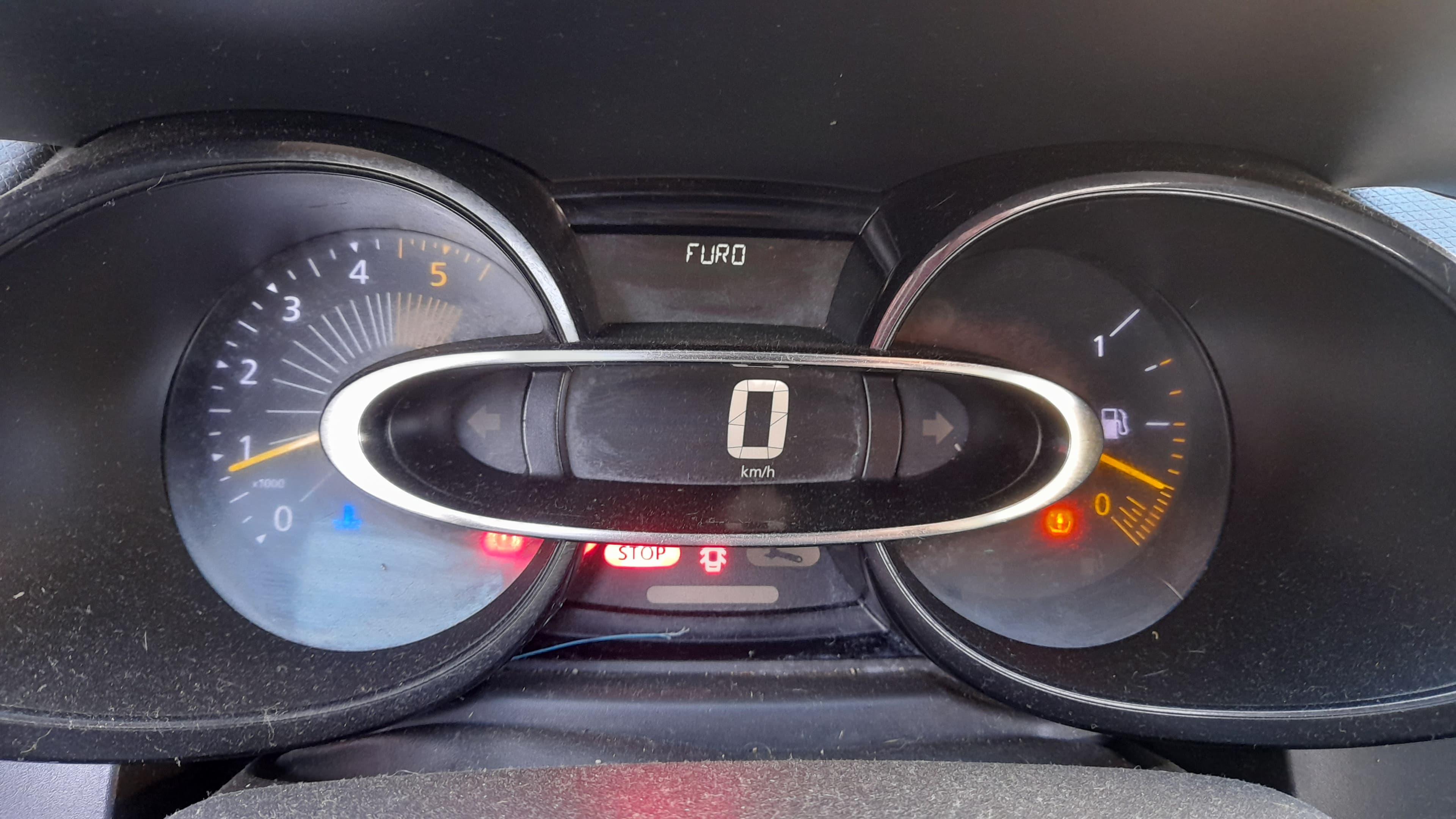 Renault Clio Societé Van 1.5 DCi · Ano 2015 — image 15