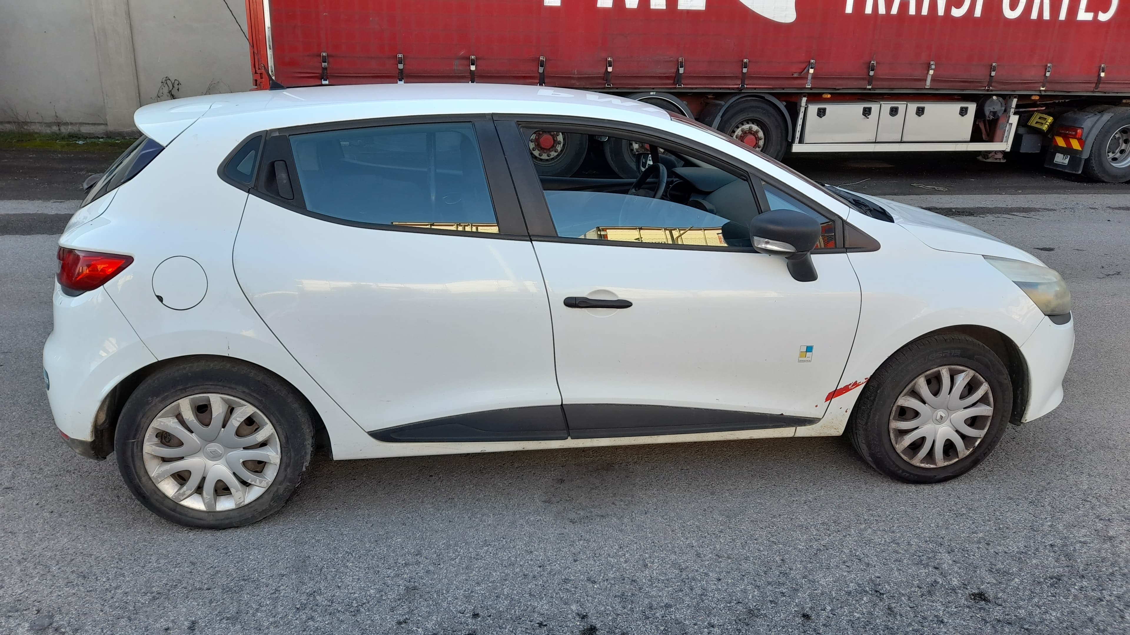 Renault Clio Societé Van 1.5 DCi · Ano 2015 — image 5