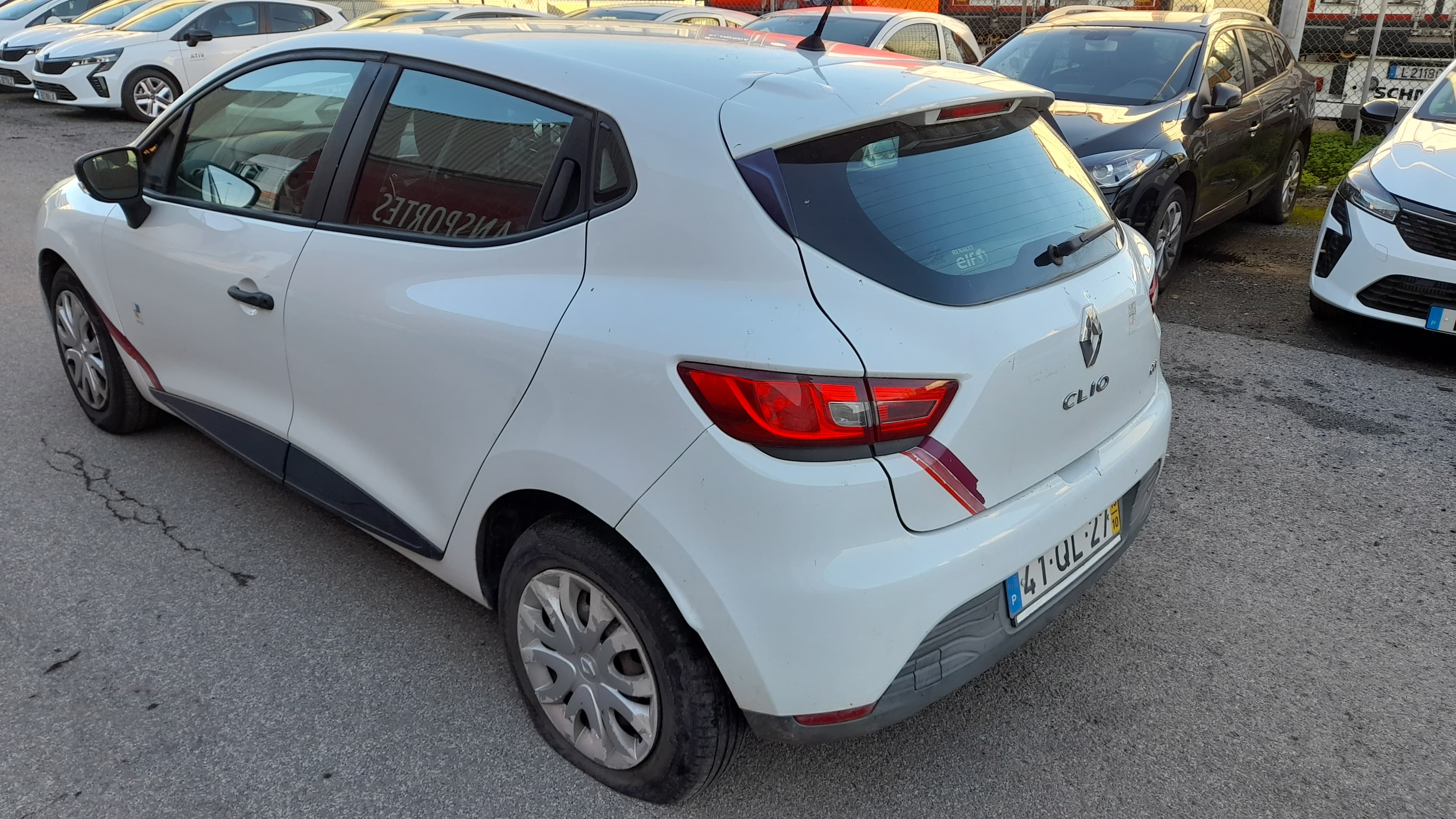 Renault Clio Societé Van 1.5 DCi · Ano 2015 — image 8