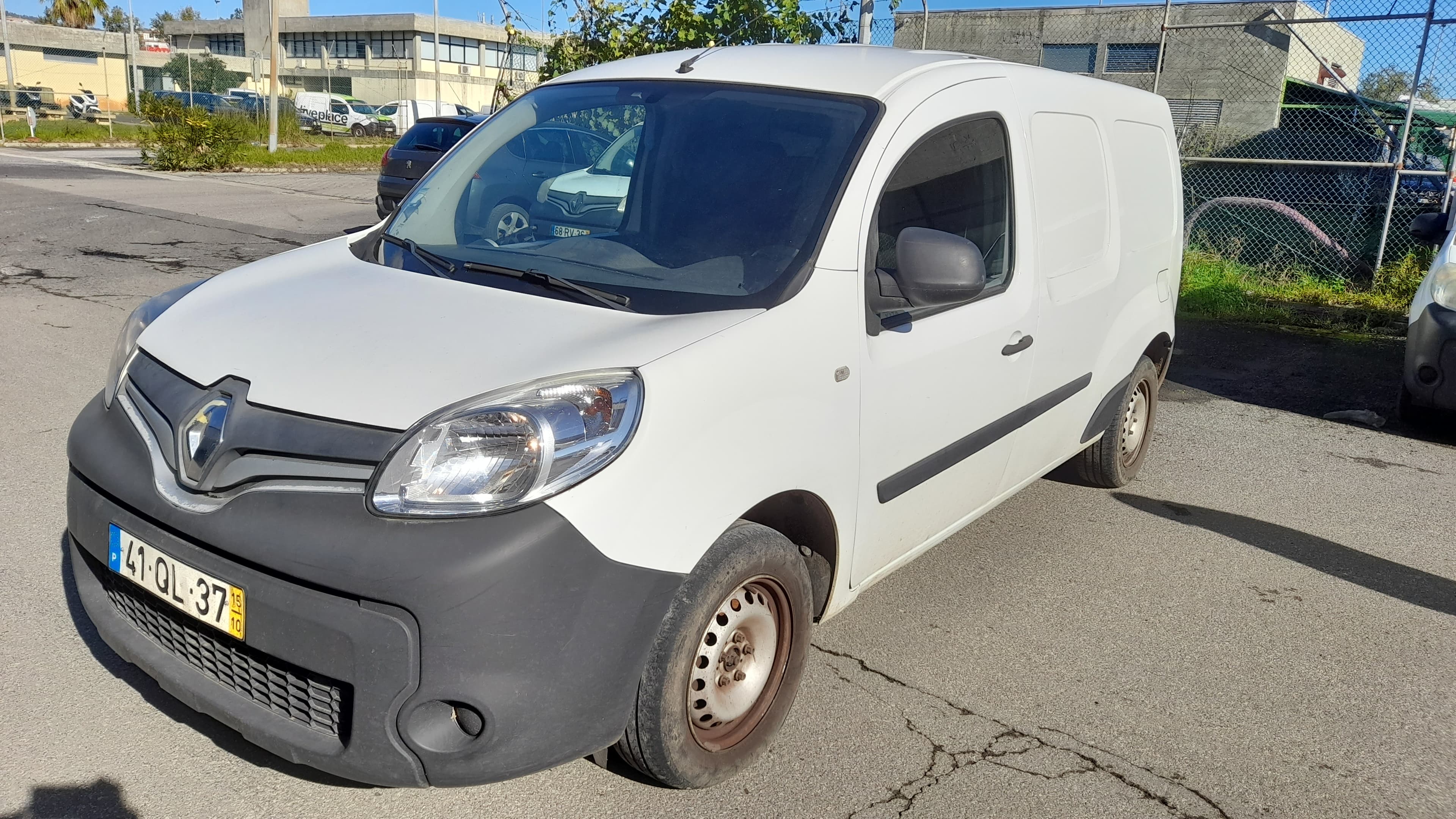 Renault Kangoo Maxi Business 1.5 DCi · Ano 2015 — imagem 1