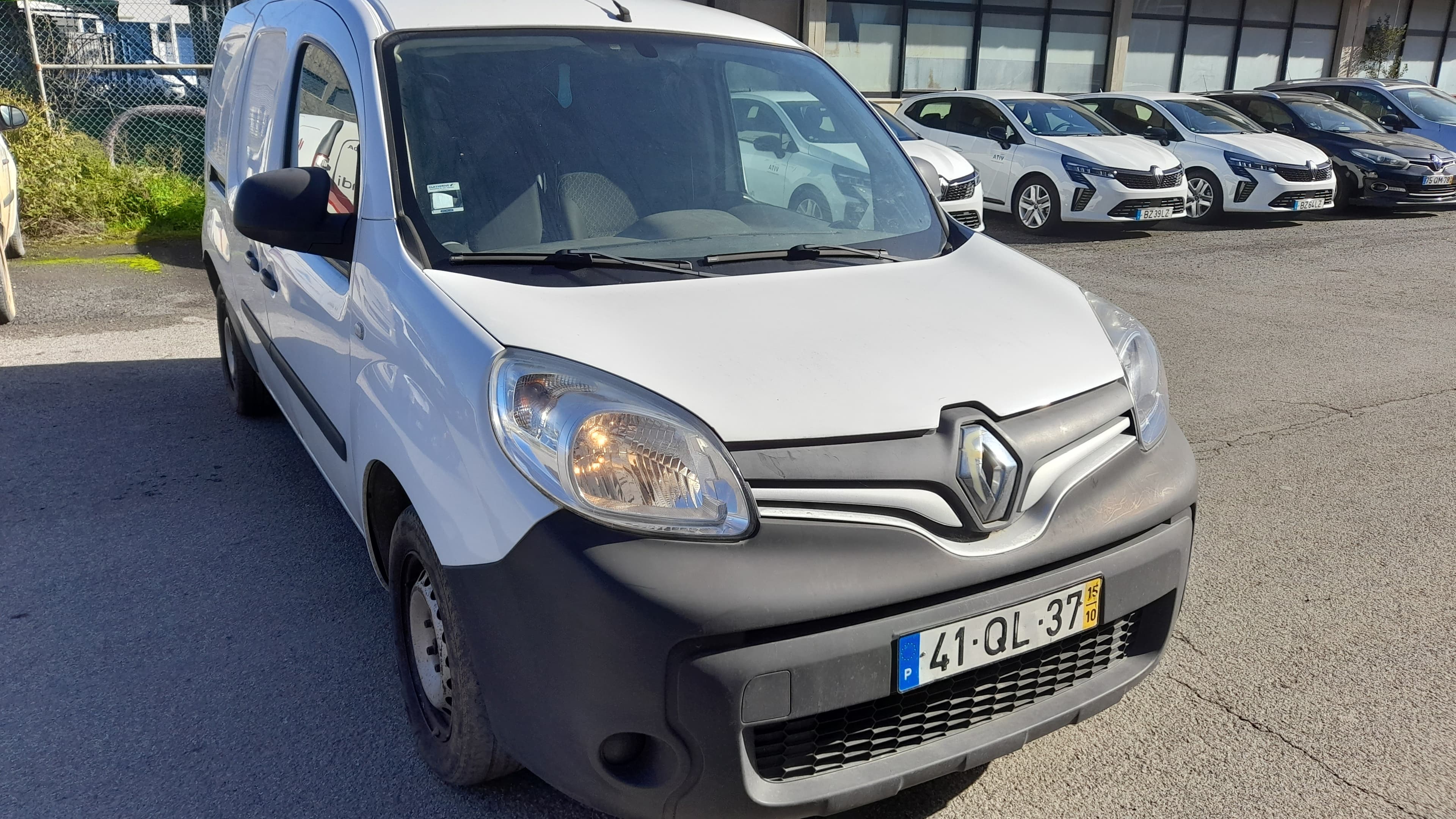 Renault Kangoo Maxi Business 1.5 DCi · Ano 2015 — imagem 3