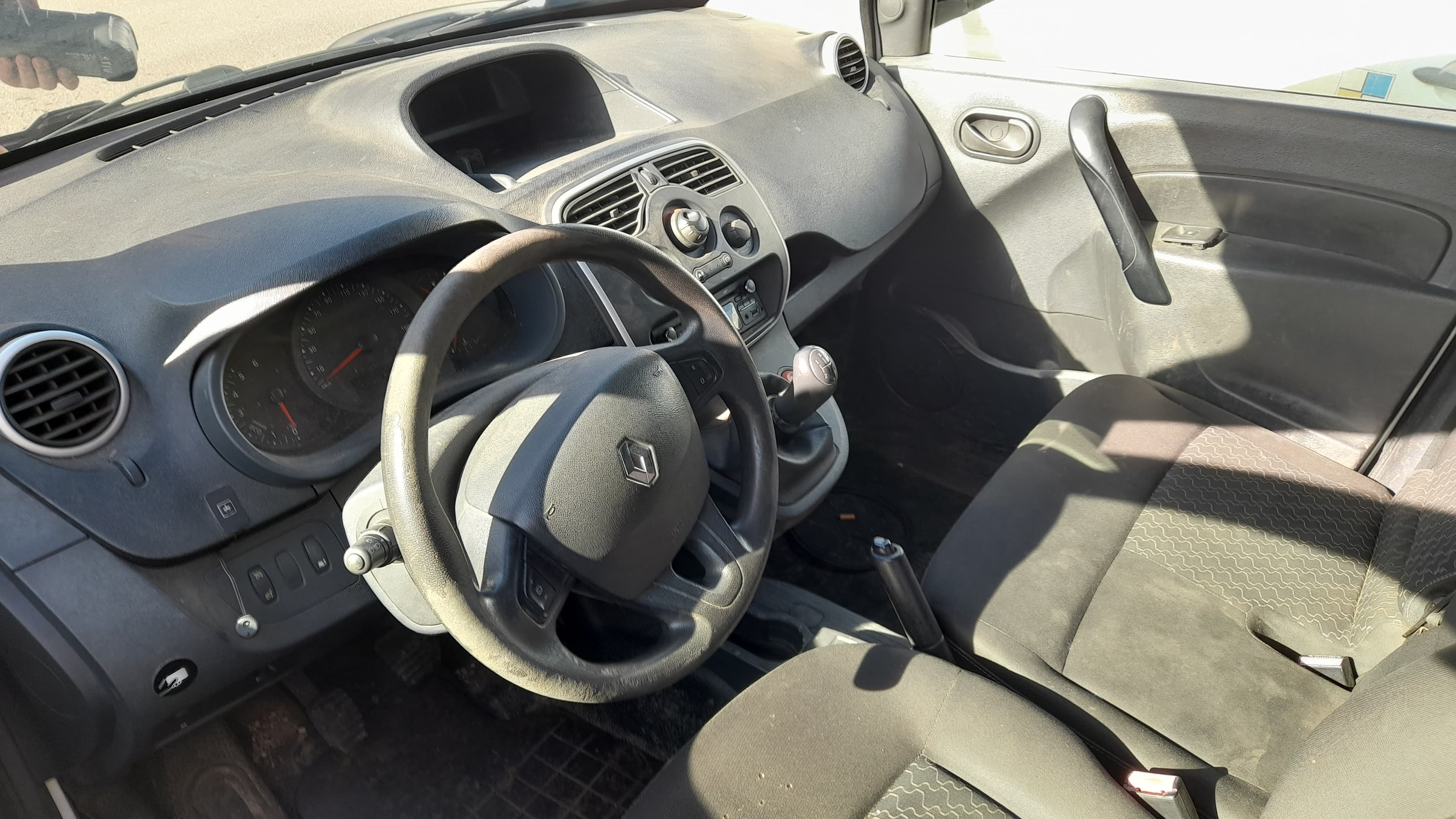 Renault Kangoo Maxi Business 1.5 DCi · Ano 2015 — imagem 12