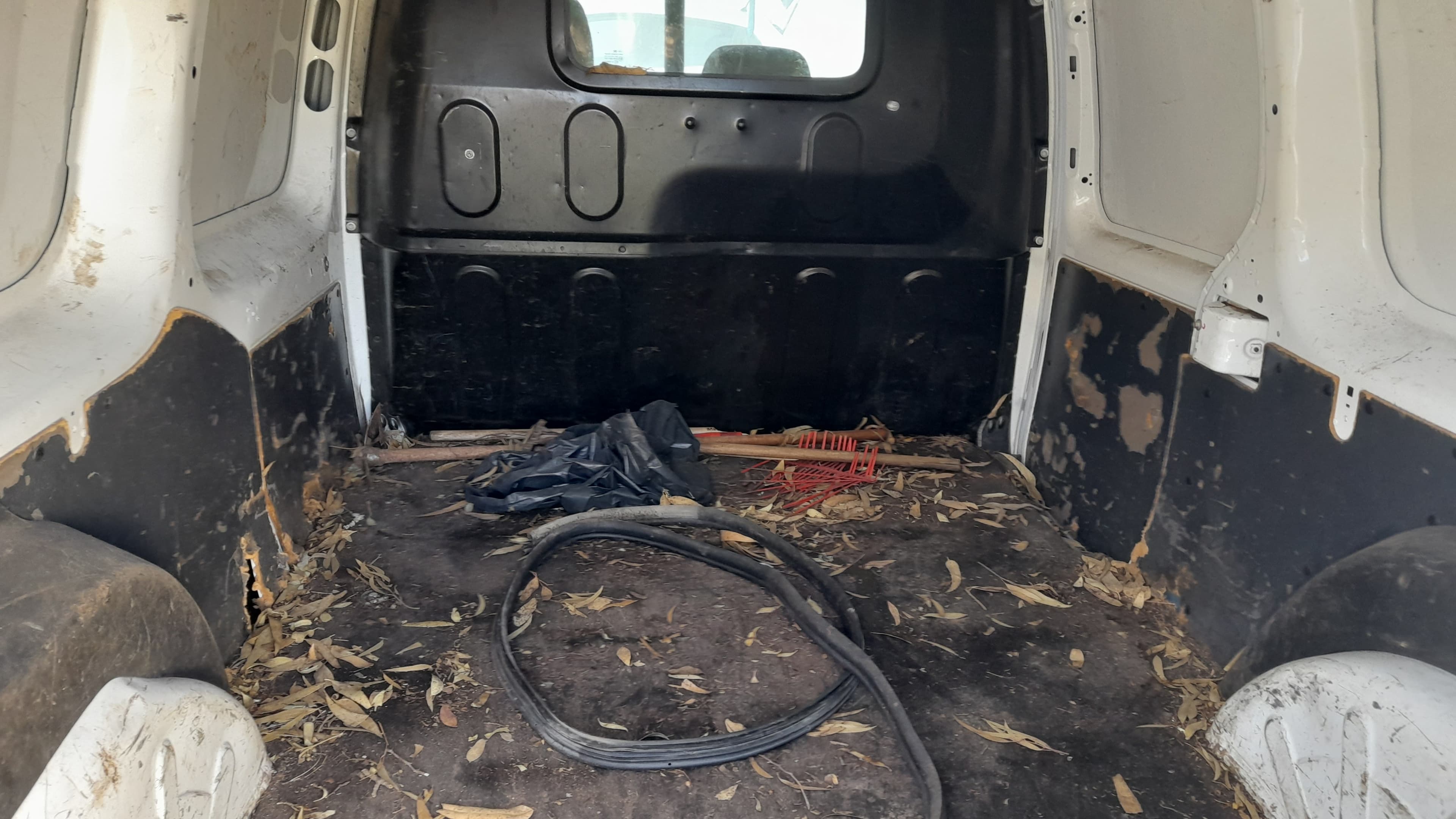Renault Kangoo Maxi Business 1.5 DCi · Ano 2015 — imagem 8