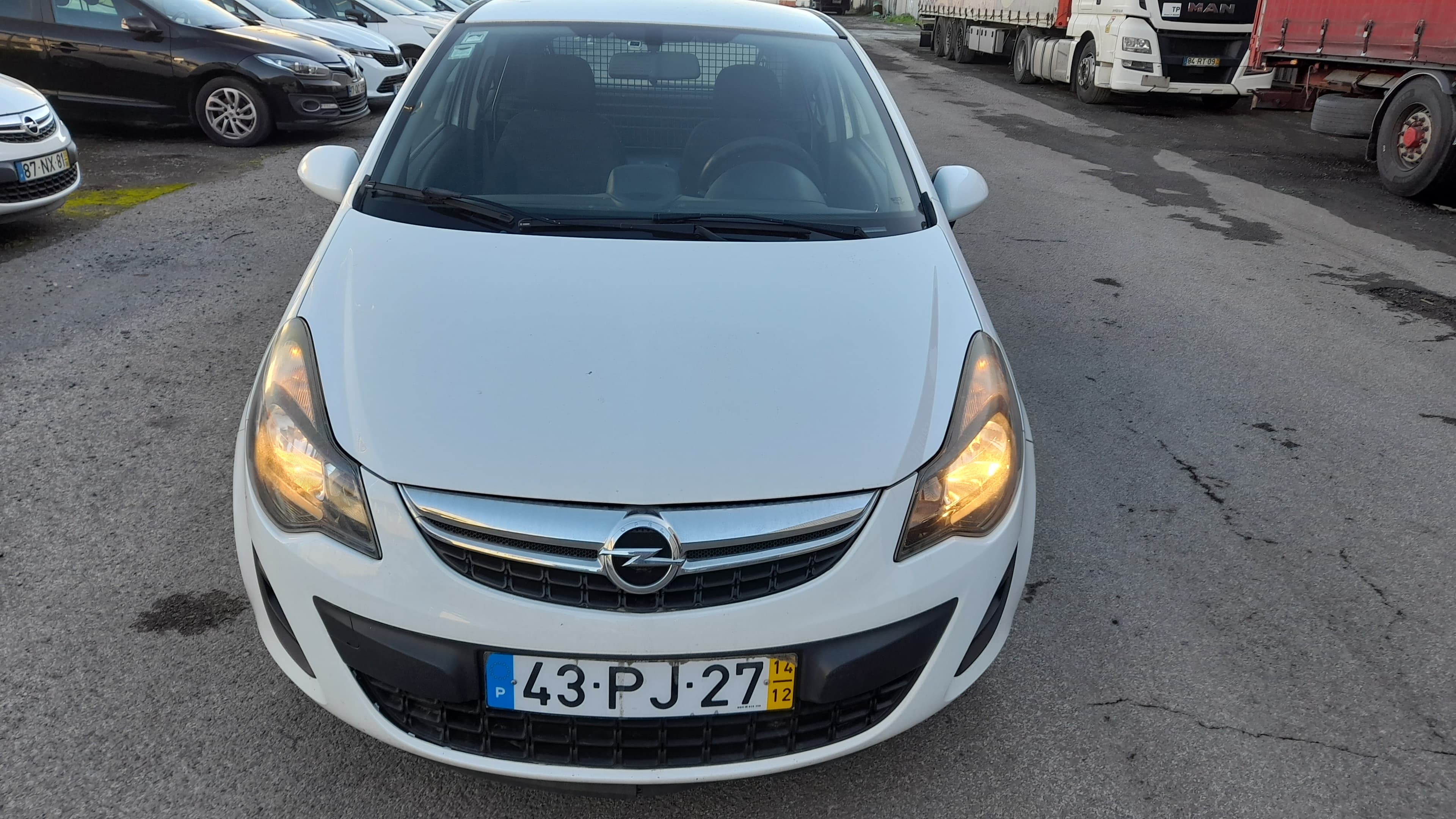Opel Corsa Van 1.3 CDTi · Ano 2014 — imagem 2