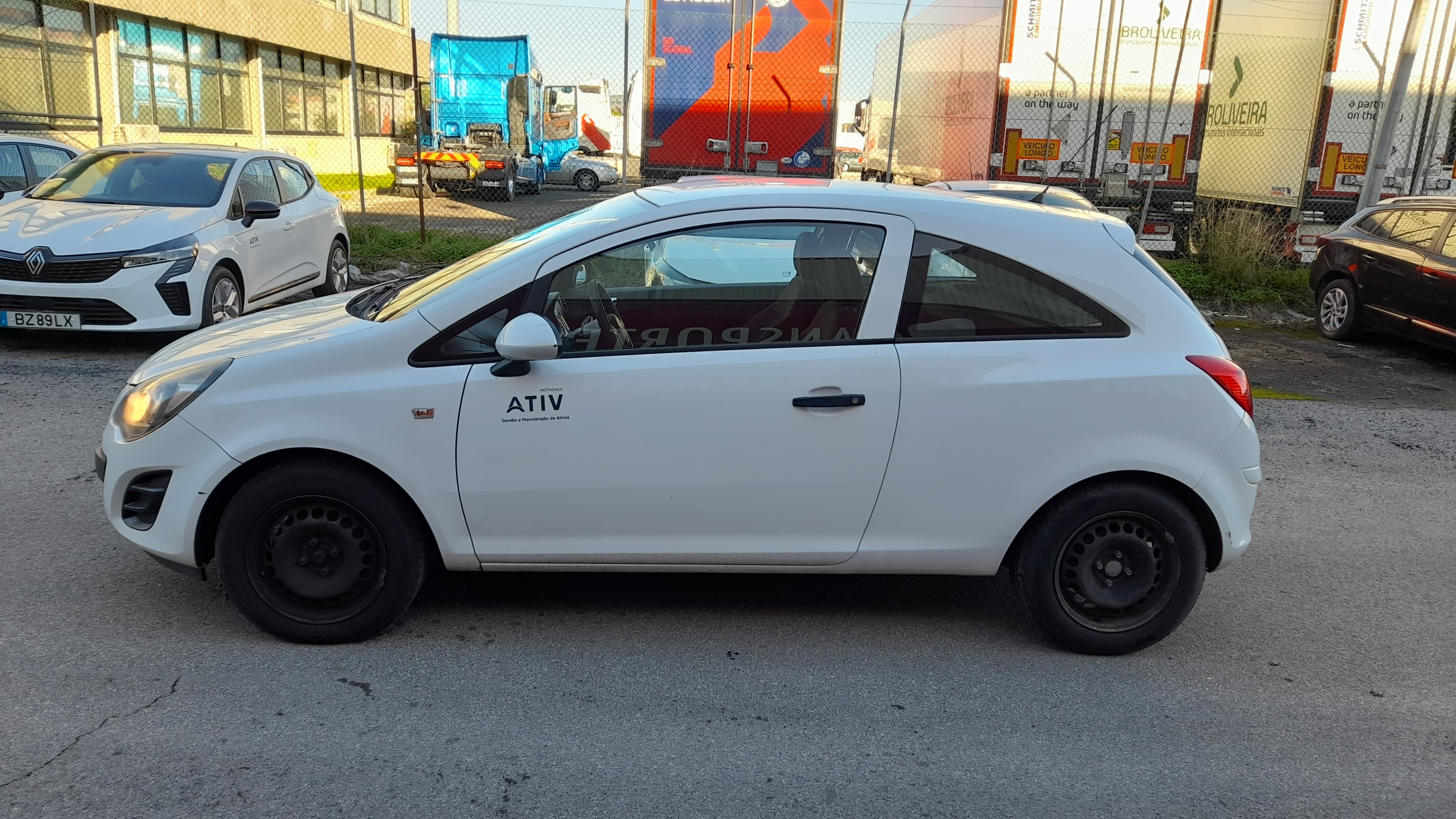 Opel Corsa Van 1.3 CDTi · Ano 2014 — imagem 5