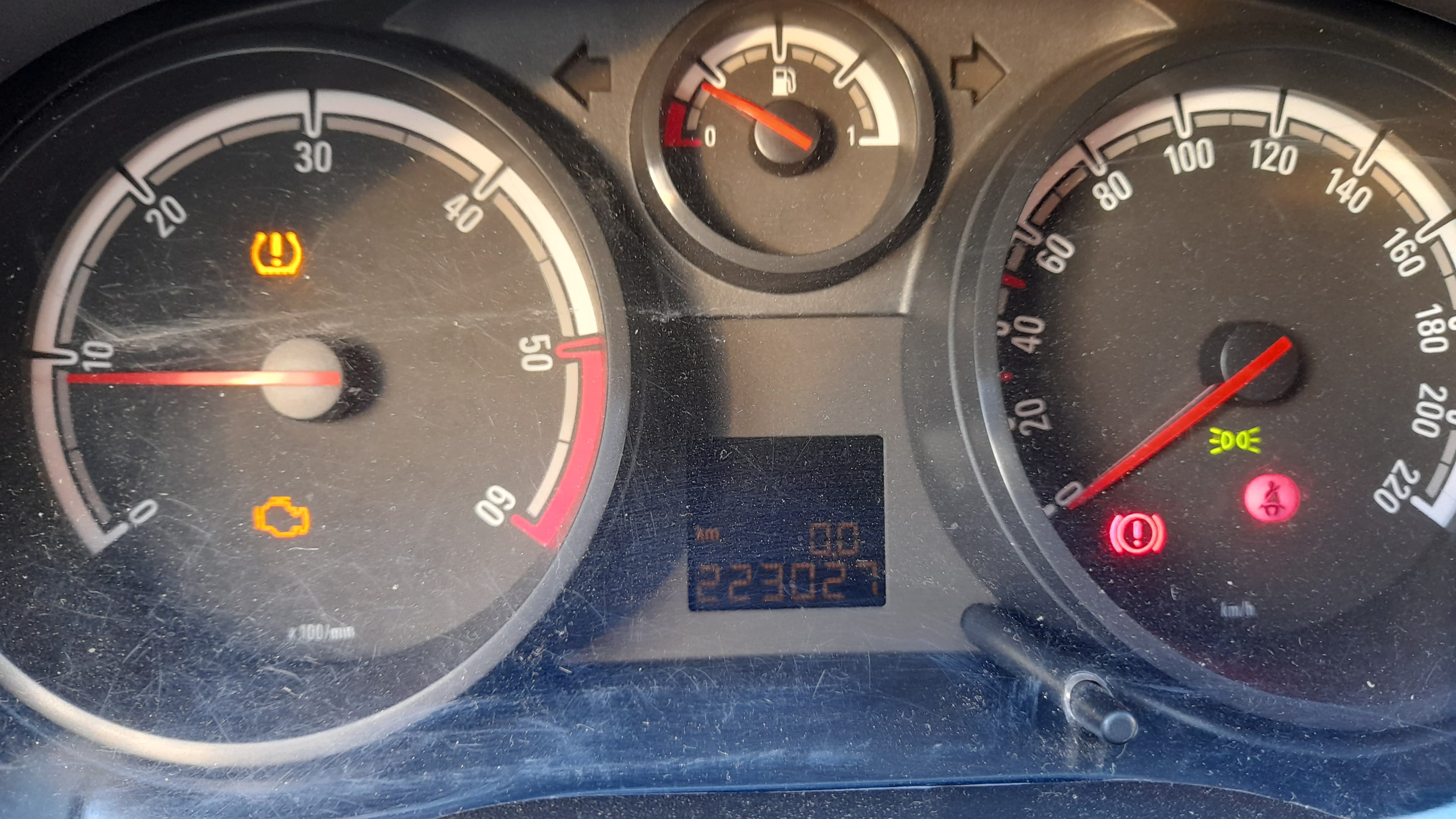 Opel Corsa Van 1.3 CDTi · Ano 2014 — imagem 15