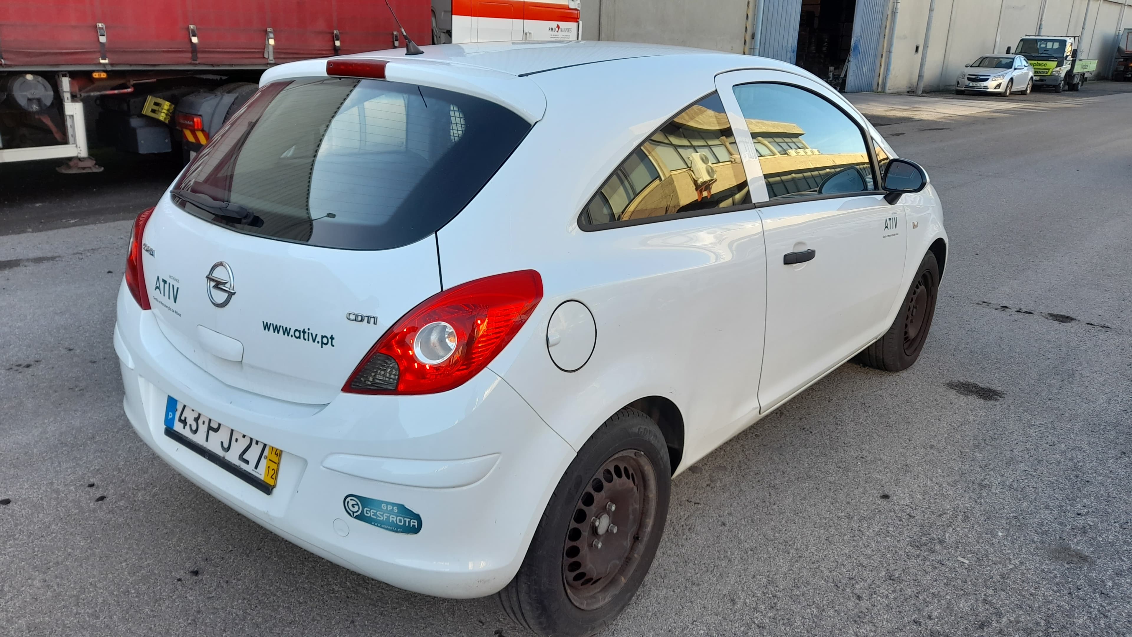 Opel Corsa Van 1.3 CDTi · Ano 2014 — imagem 8