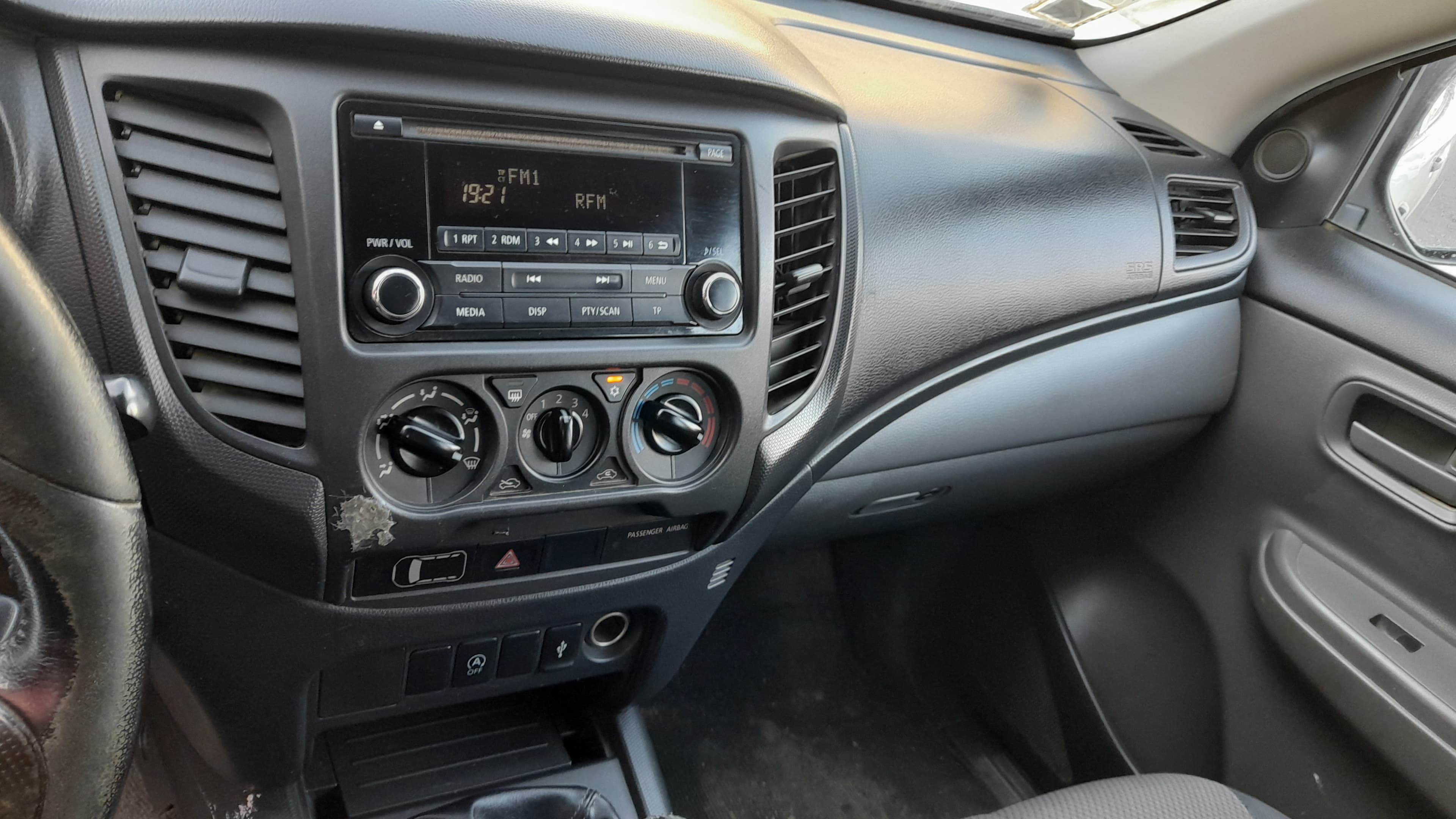 Mitsubishi L200 CD 2.4 DI-D · Año 2017 — imagen 16