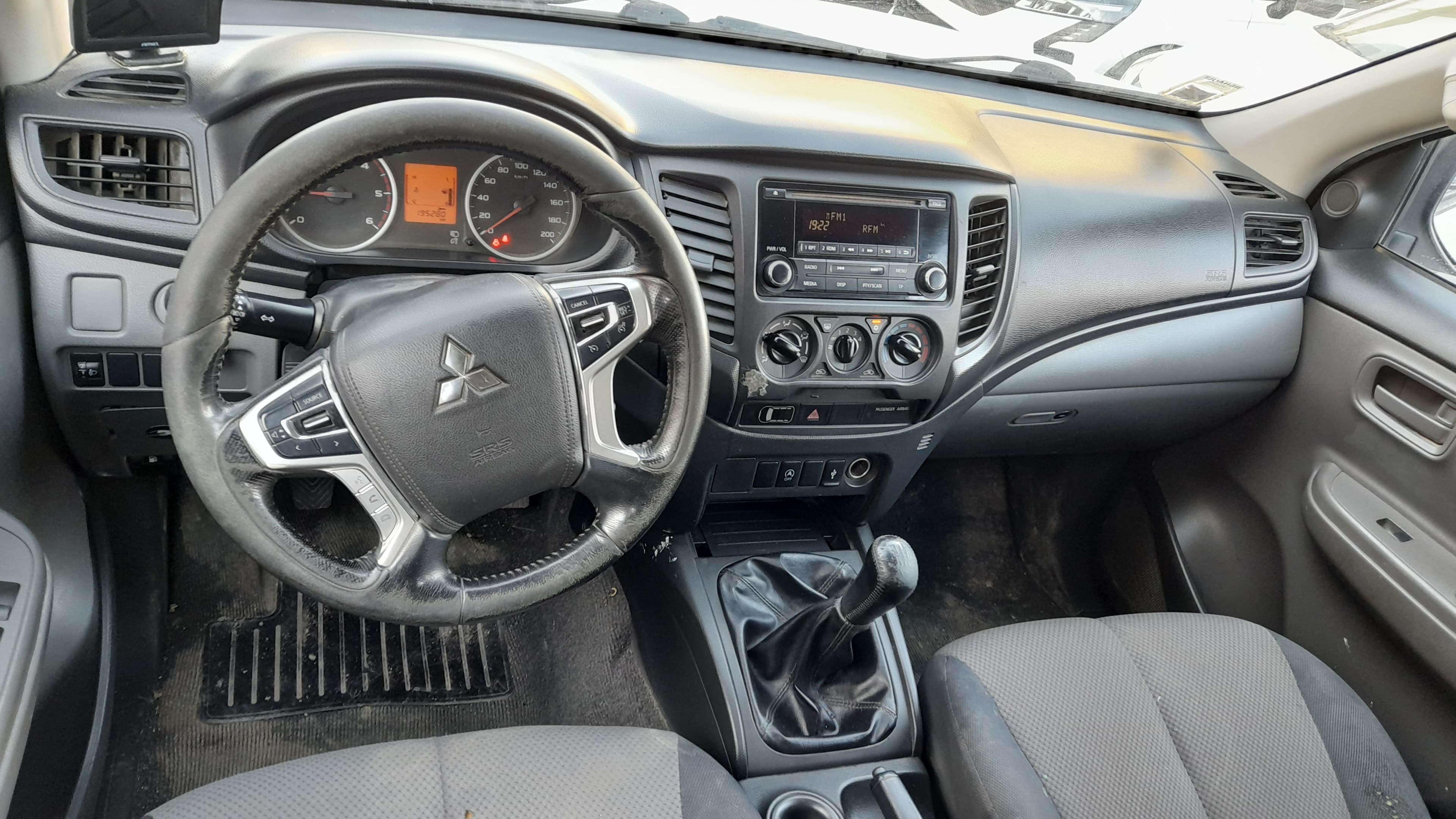 Mitsubishi L200 CD 2.4 DI-D · Año 2017 — imagen 14