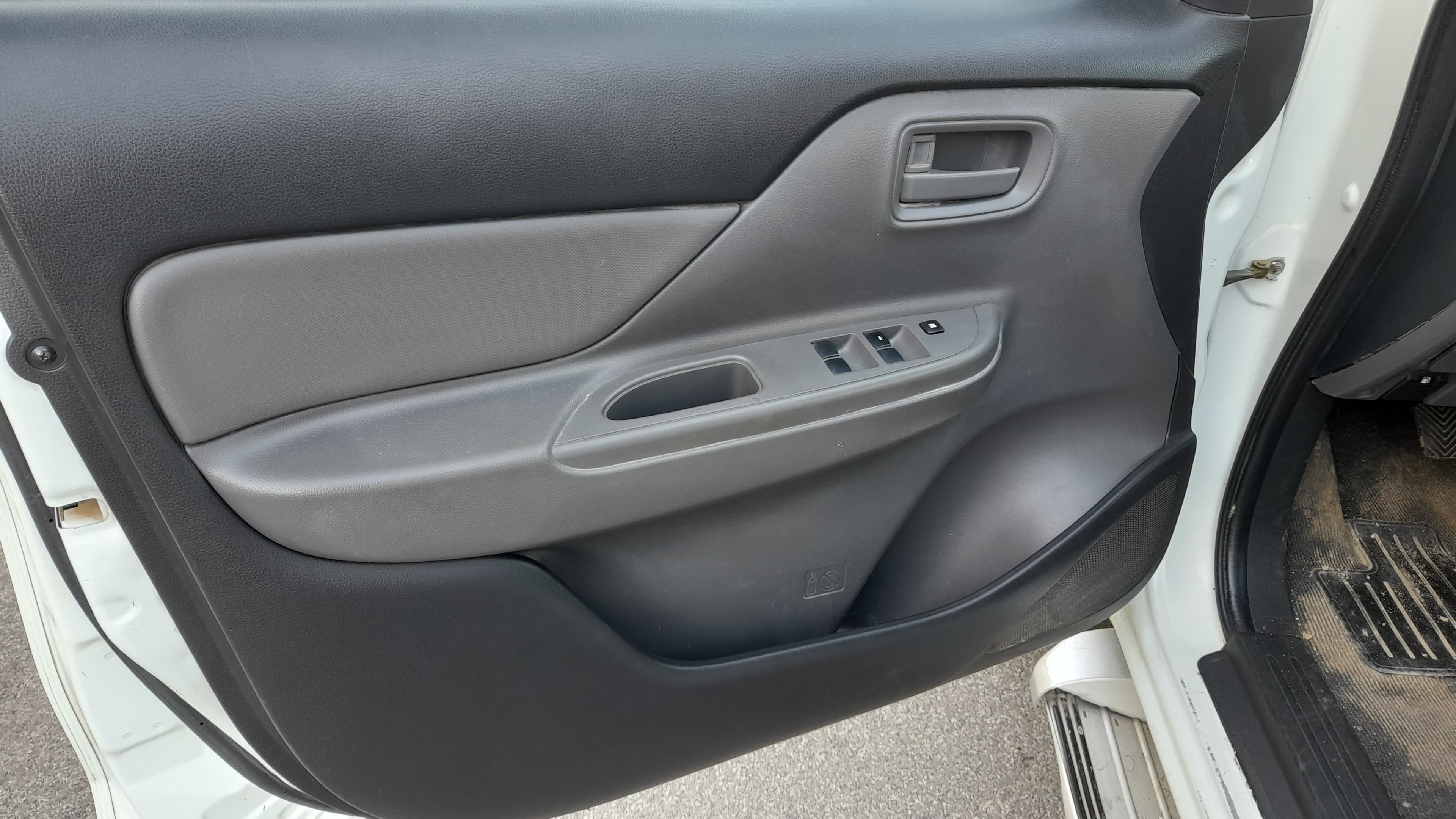 Mitsubishi L200 CD 2.4 DI-D · Año 2017 — imagen 19