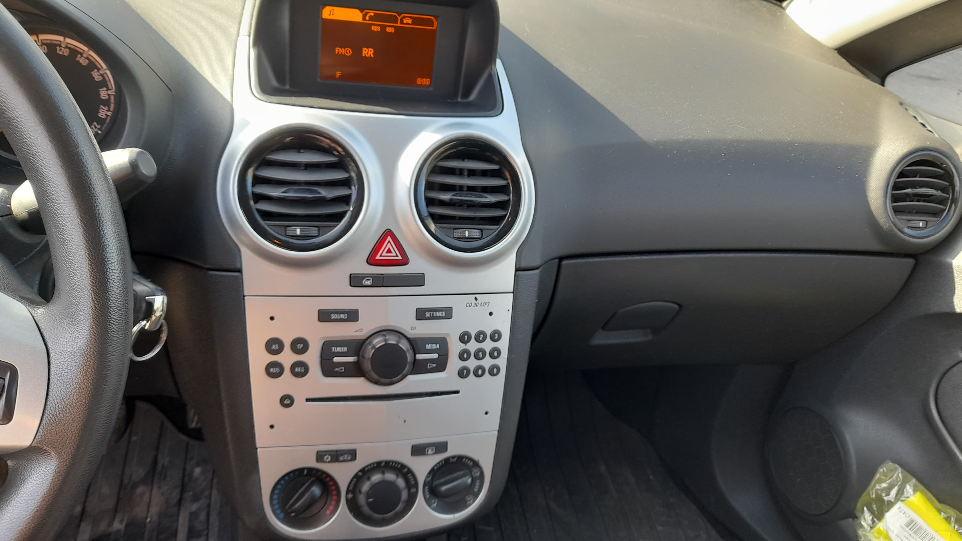Opel Corsa Van 1.3 CDTi · Année 2014 — image 14