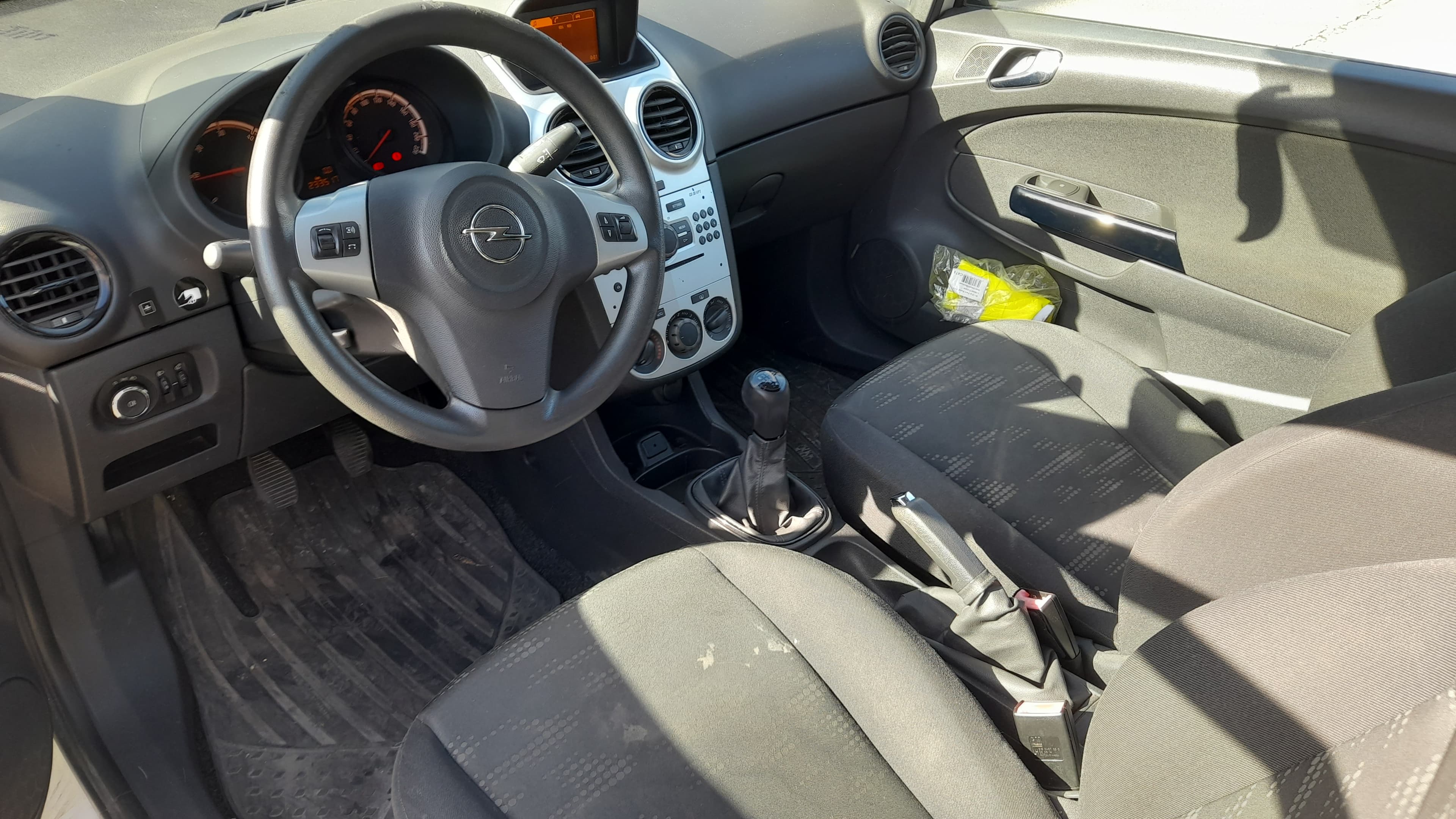 Opel Corsa Van 1.3 CDTi · Année 2014 — image 11