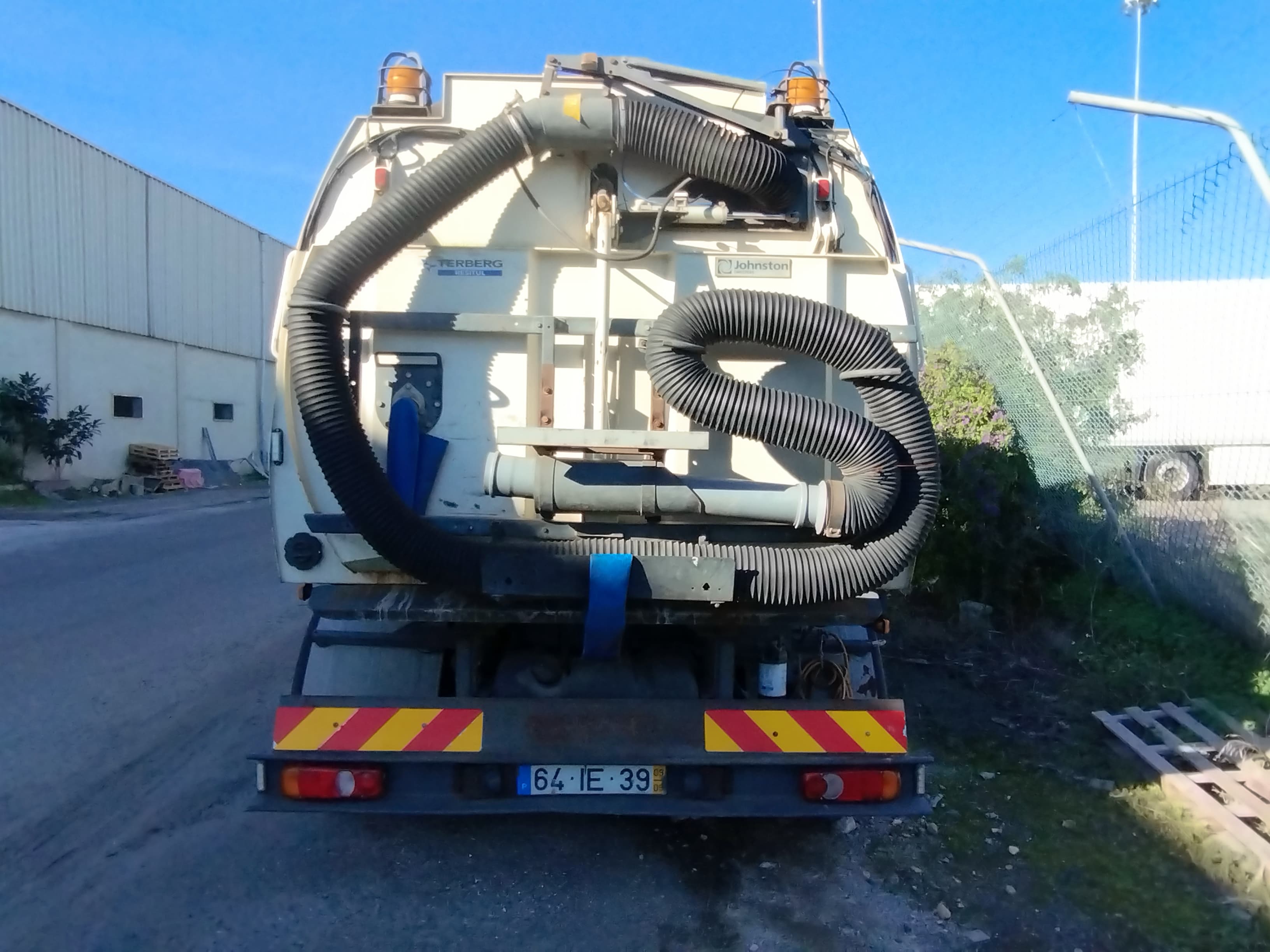 Camião Volvo FLL15 · Ano 2009 — imagen 6