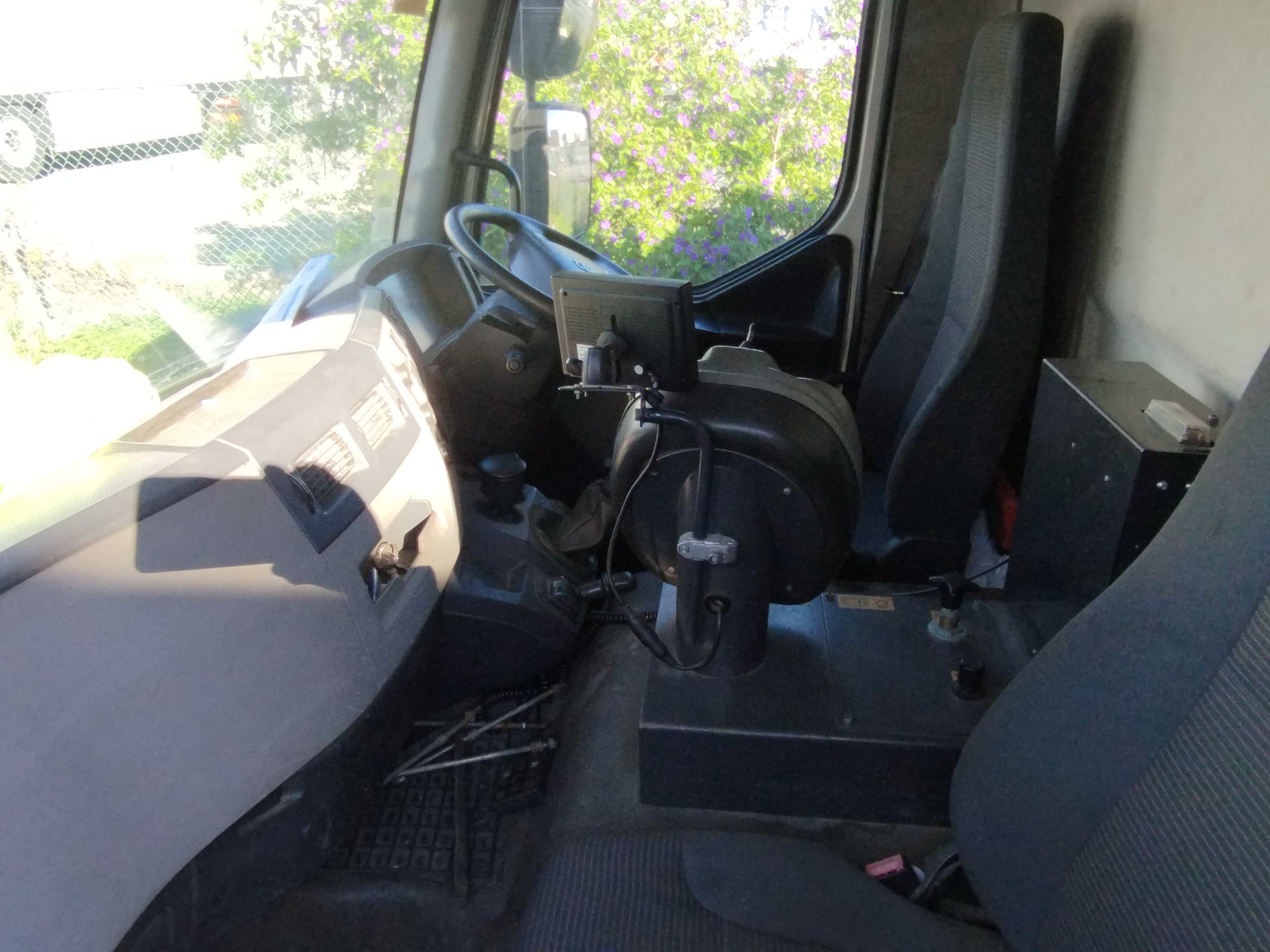 Camião Volvo FLL15 · Ano 2009 — imagen 14