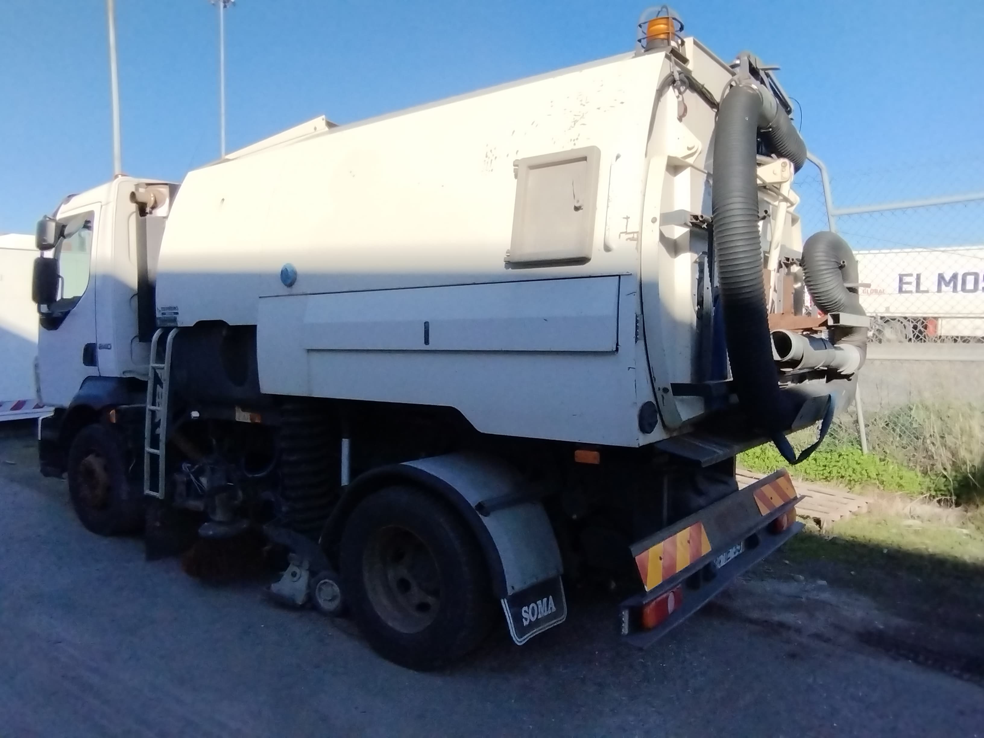 Camião Volvo FLL15 · Ano 2009 — imagen 5