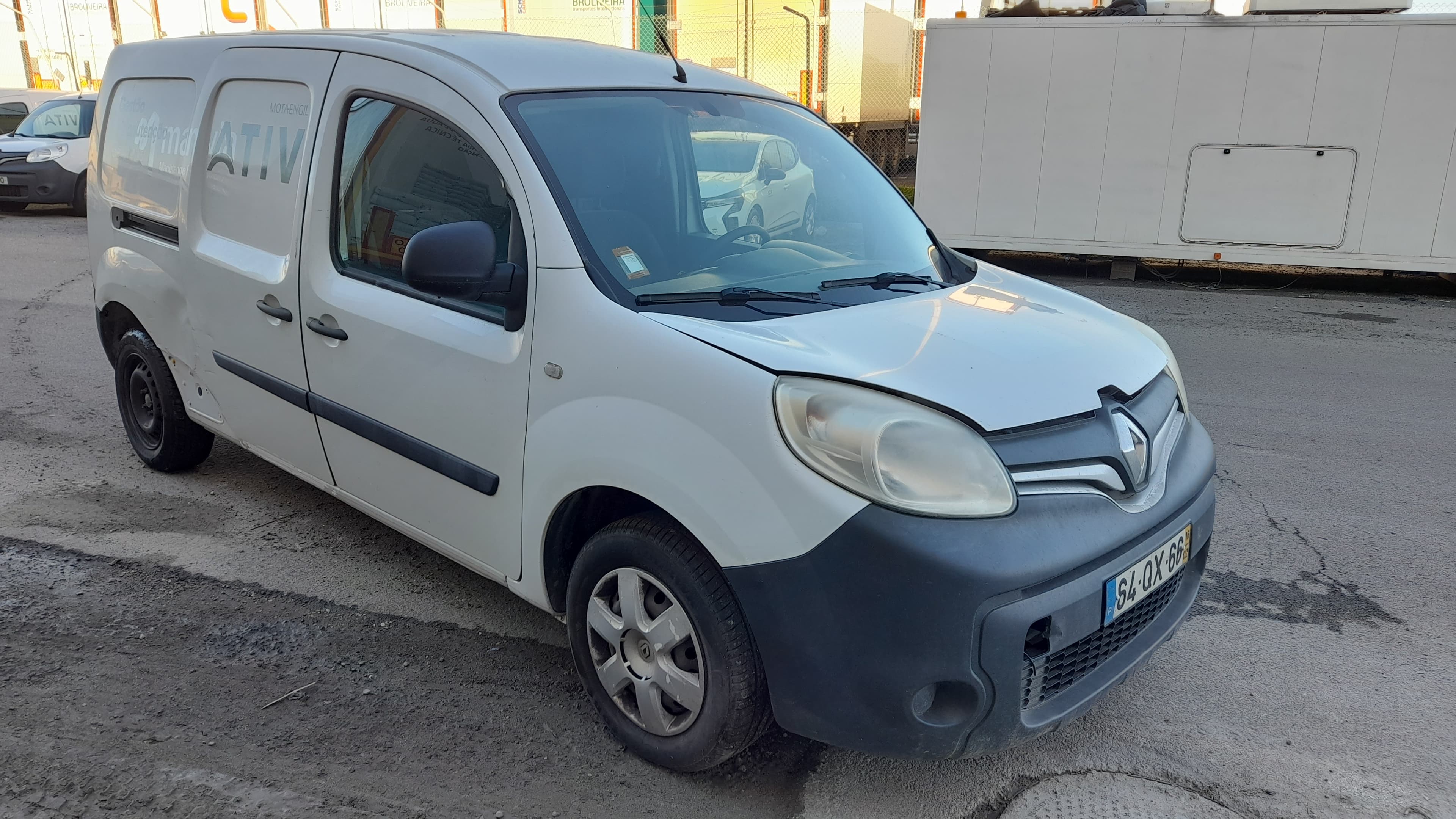 Renault Kangoo Maxi Business 1.5 DCi · Ano 2016 — imagem 1