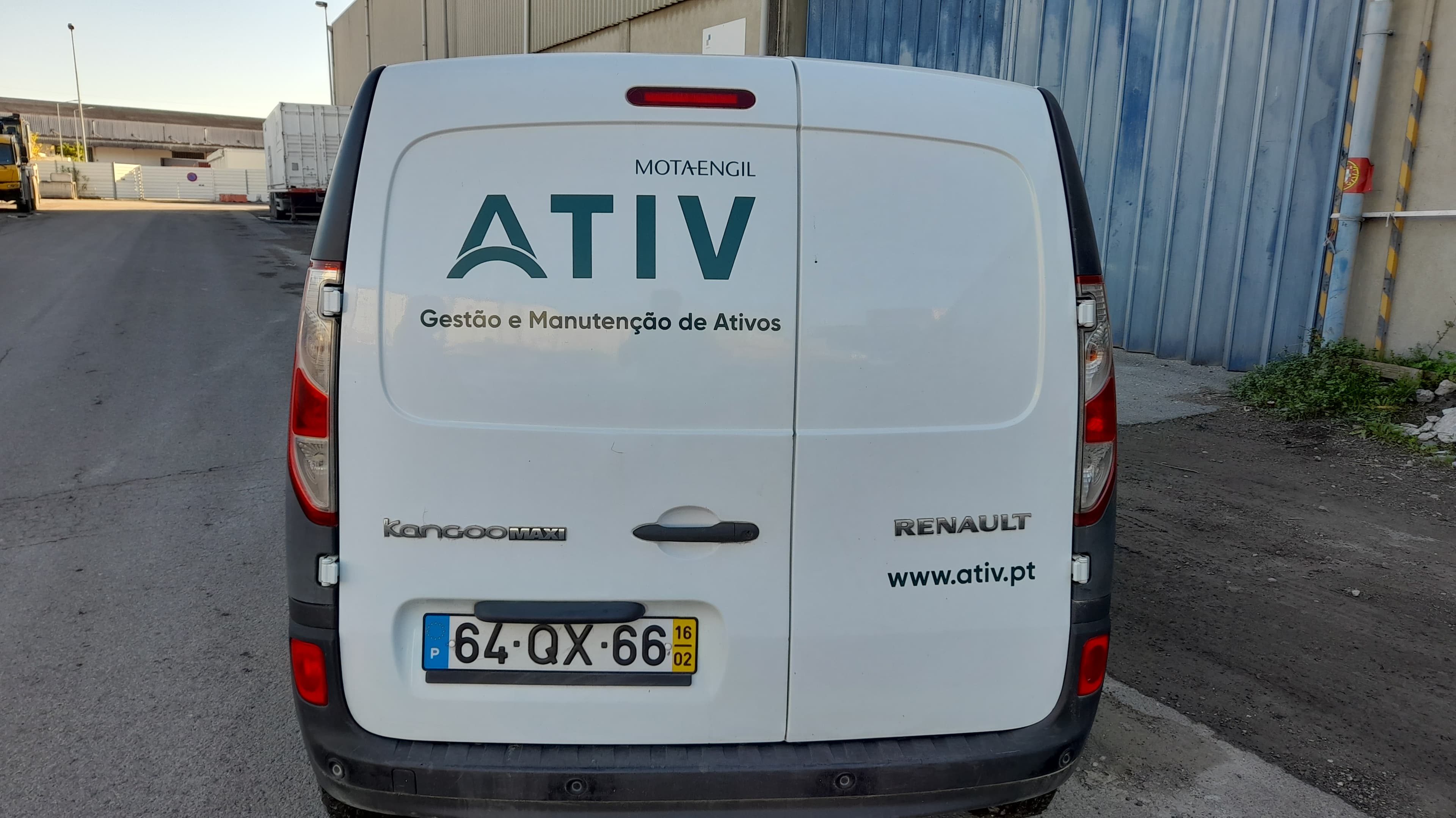 Renault Kangoo Maxi Business 1.5 DCi · Ano 2016 — imagem 8