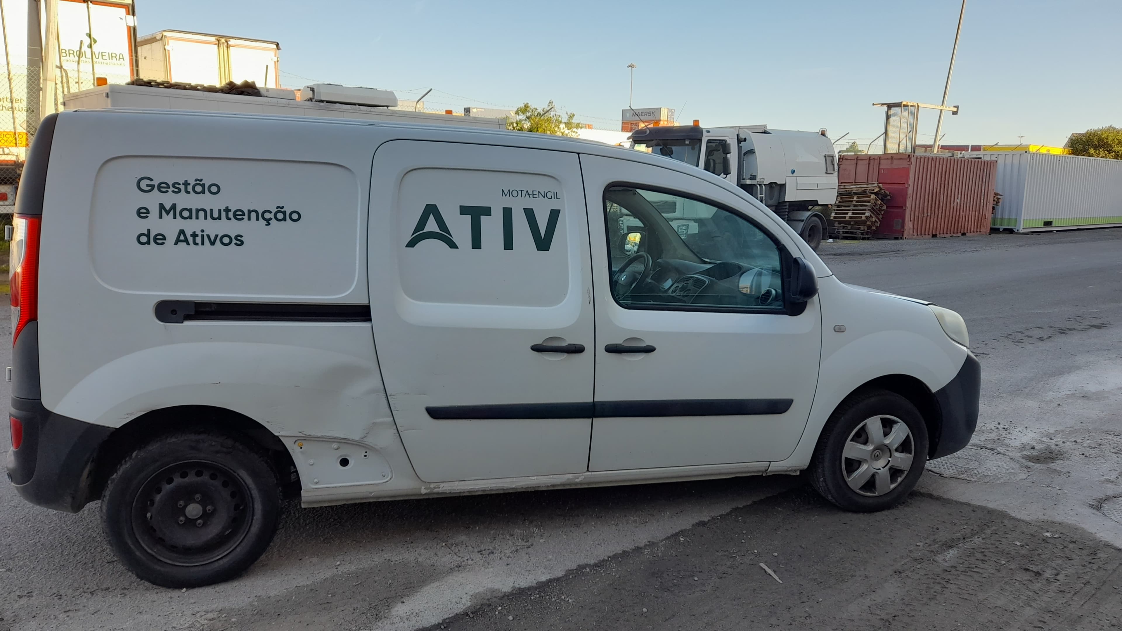 Renault Kangoo Maxi Business 1.5 DCi · Ano 2016 — imagem 5