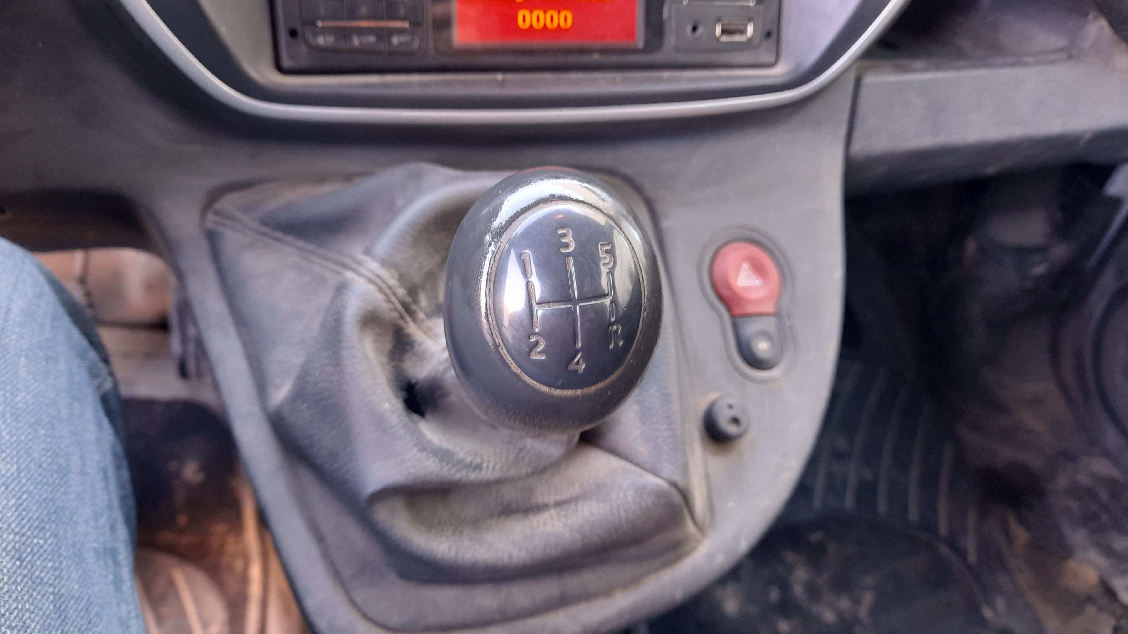Renault Kangoo Maxi Business 1.5 DCi · Ano 2016 — imagem 15