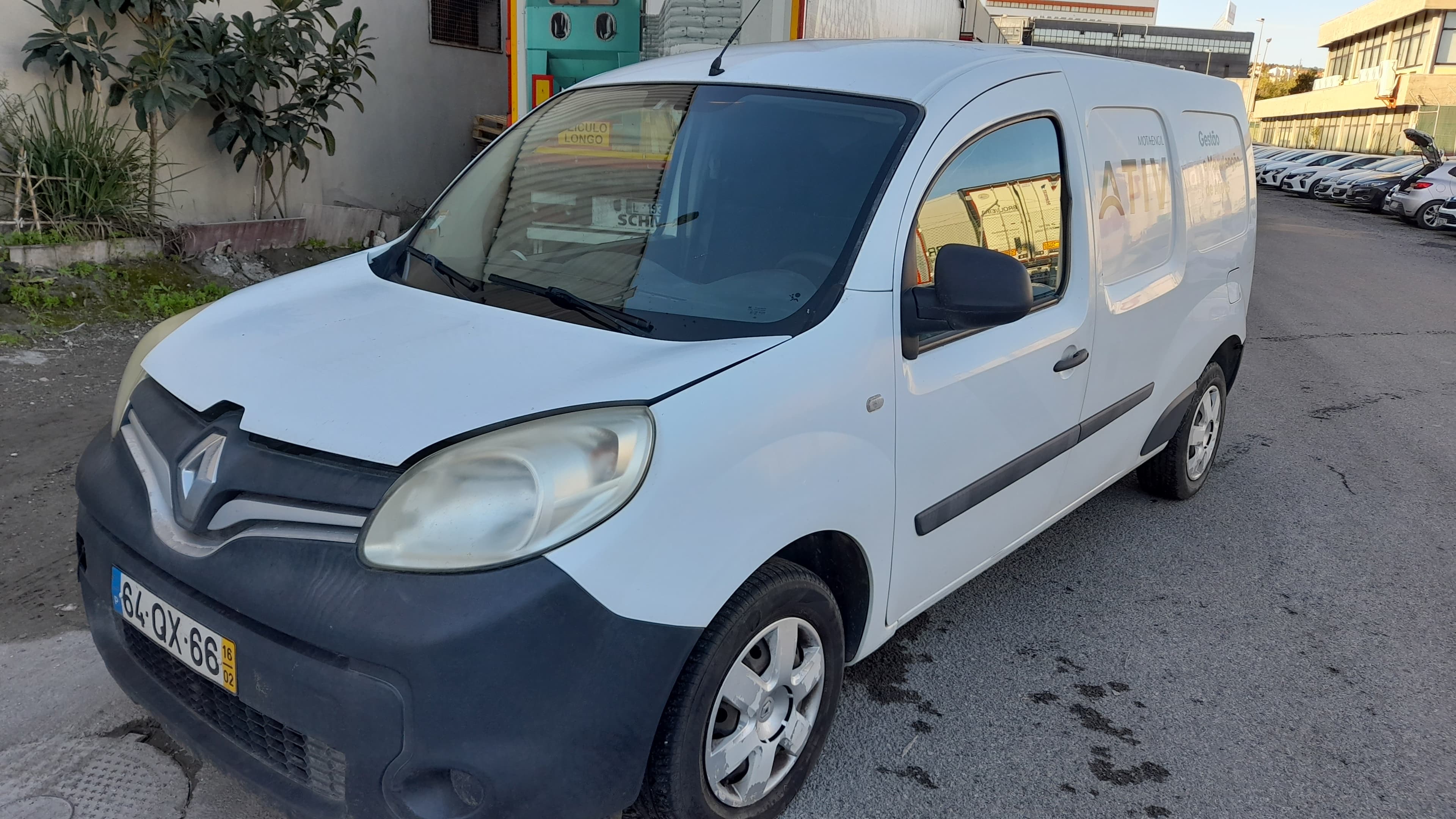 Renault Kangoo Maxi Business 1.5 DCi · Ano 2016 — imagem 3