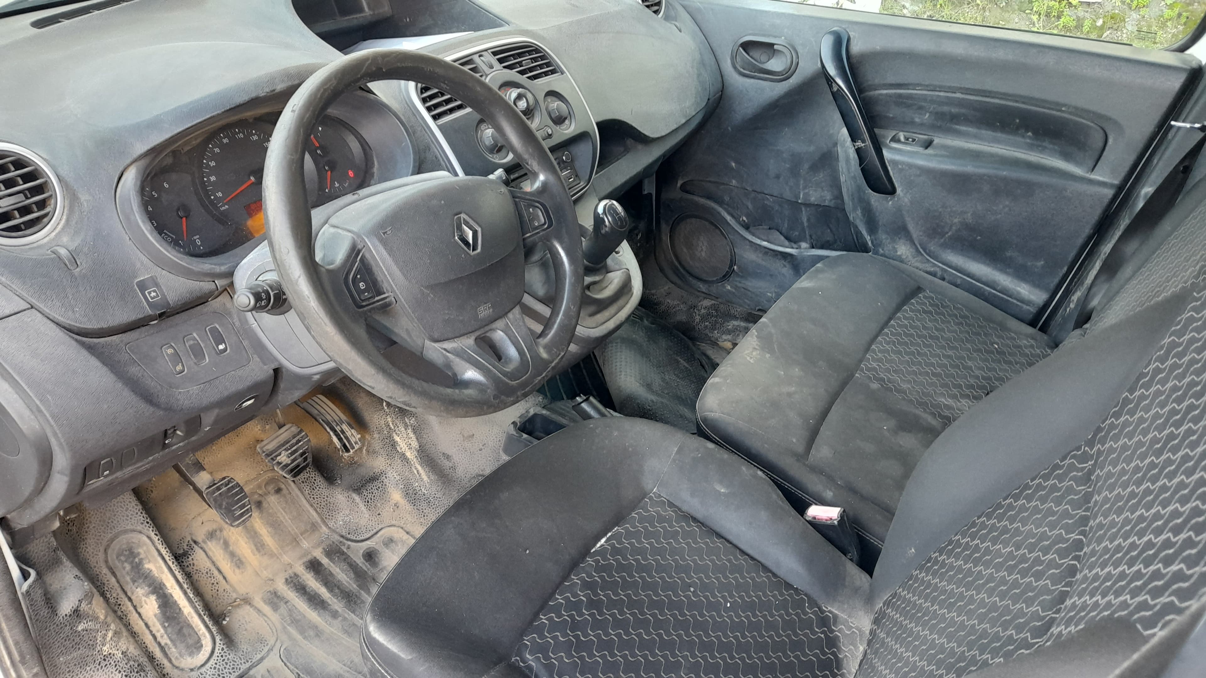 Renault Kangoo Maxi Business 1.5 DCi · Ano 2016 — imagem 11