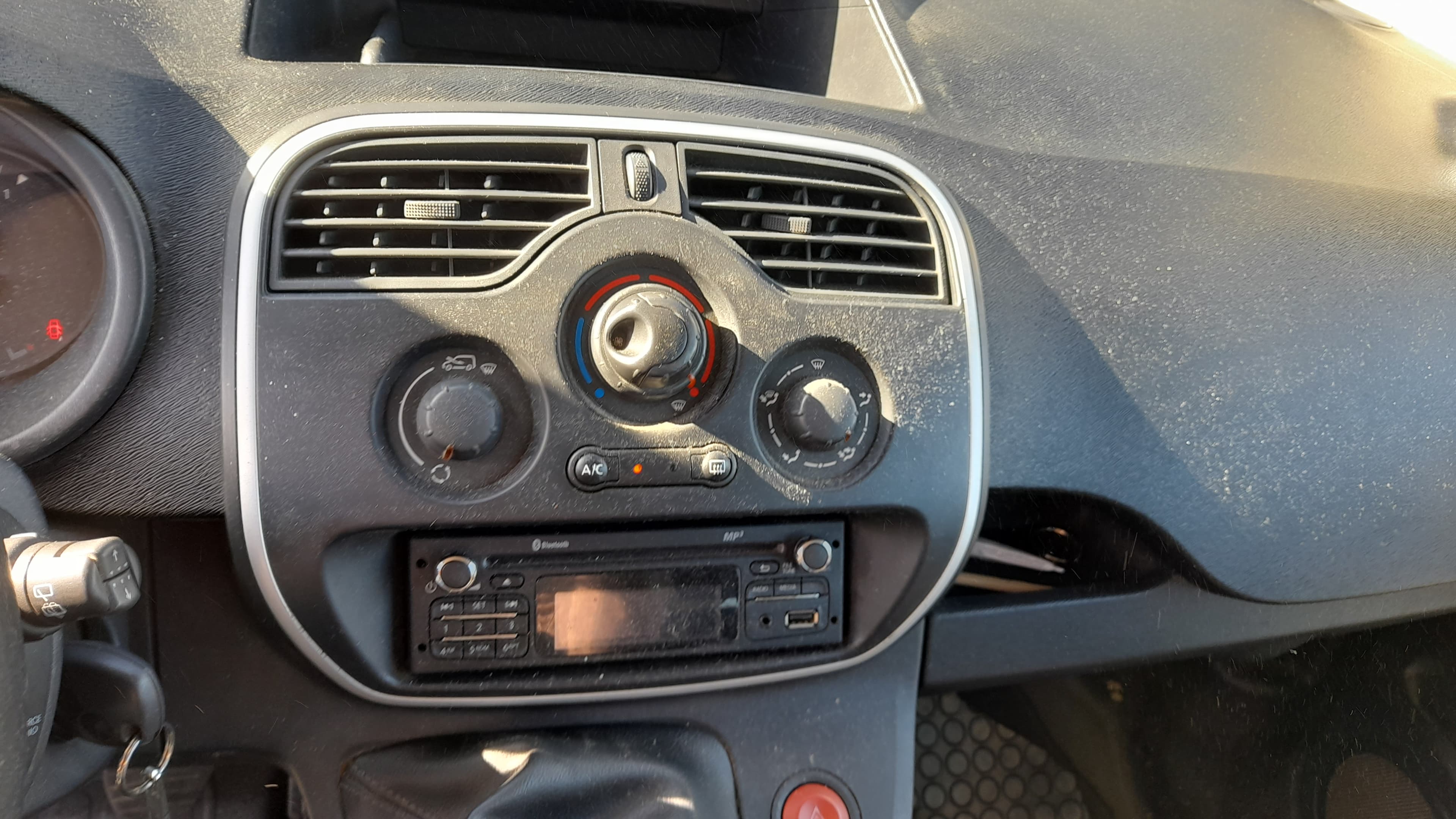 Renault Kangoo Maxi 1.5 · Ano 2016 — imagem 12
