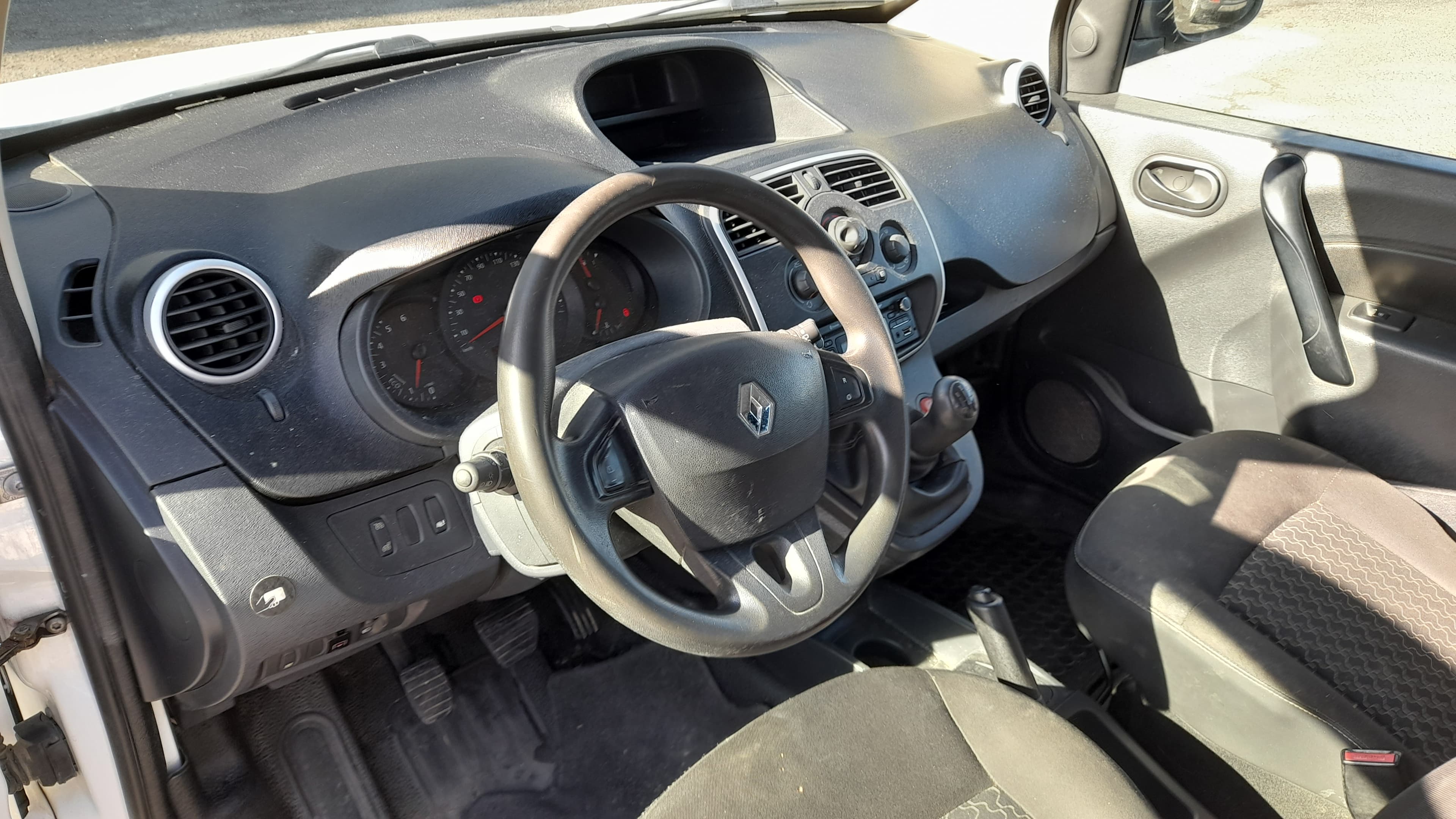 Renault Kangoo Maxi 1.5 · Ano 2016 — imagem 11