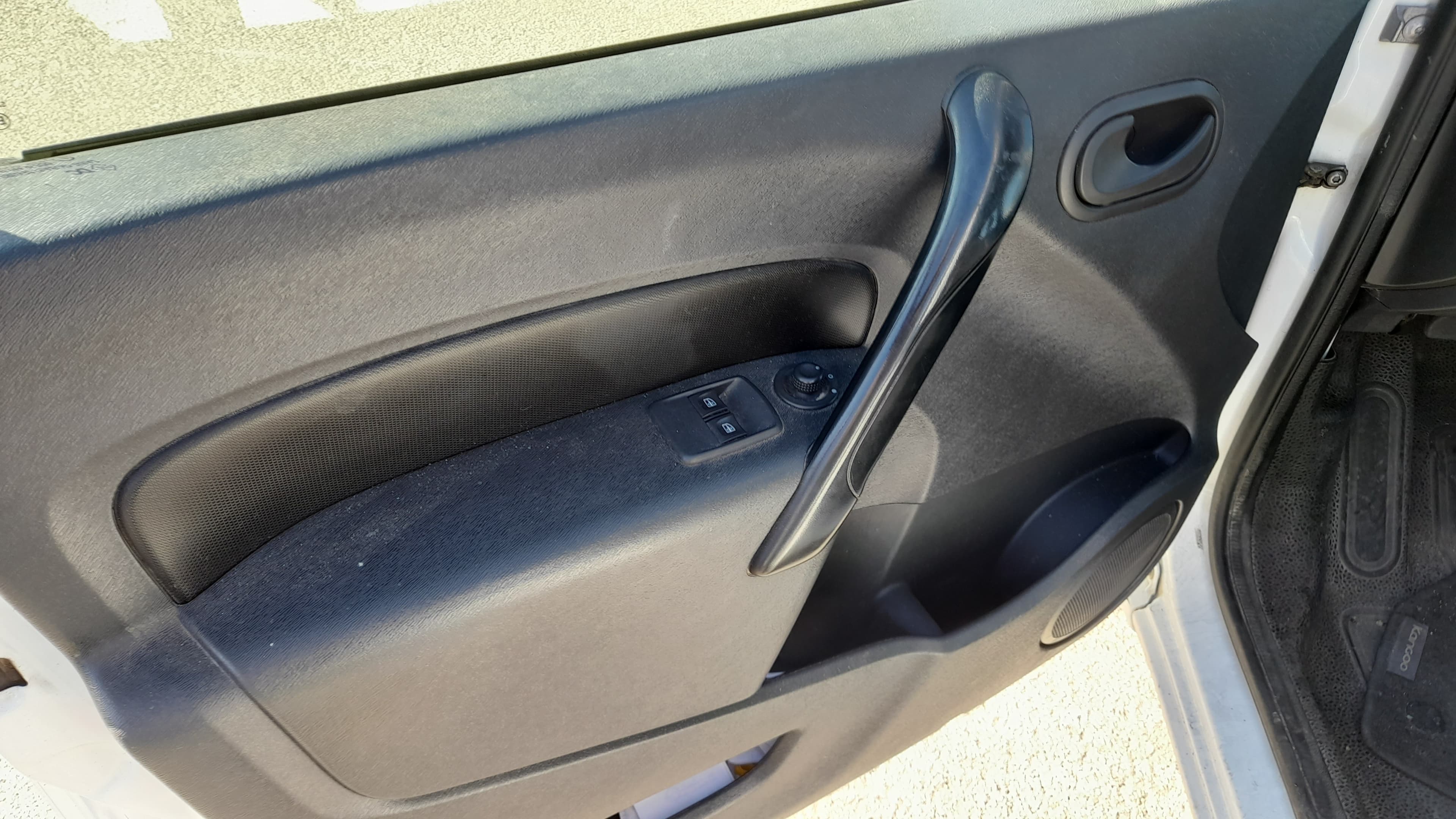 Renault Kangoo Maxi 1.5 · Ano 2016 — imagem 9