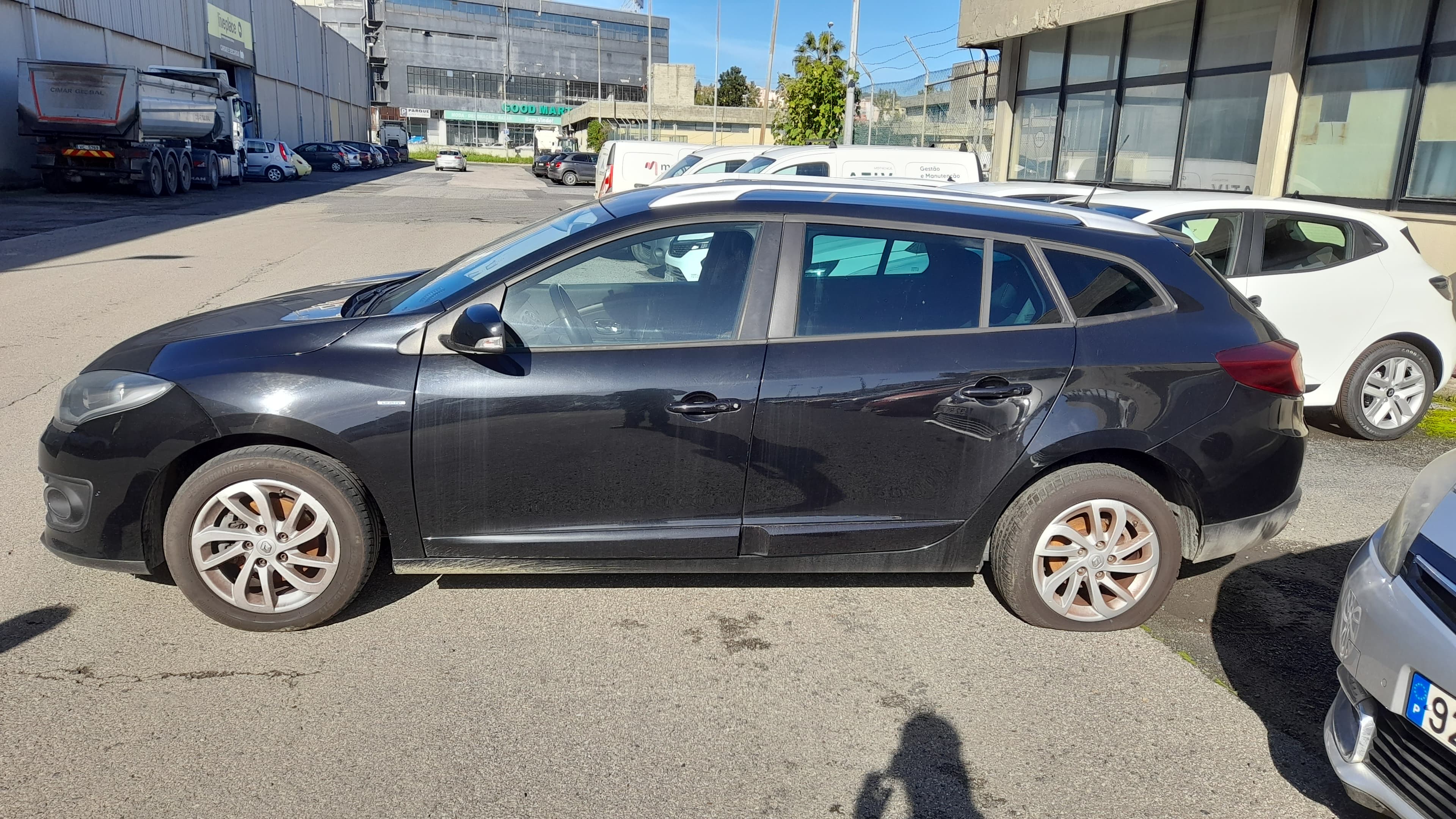 Renault Megane Sport Tourer 1.5 DCi · Ano 2015 — image 3
