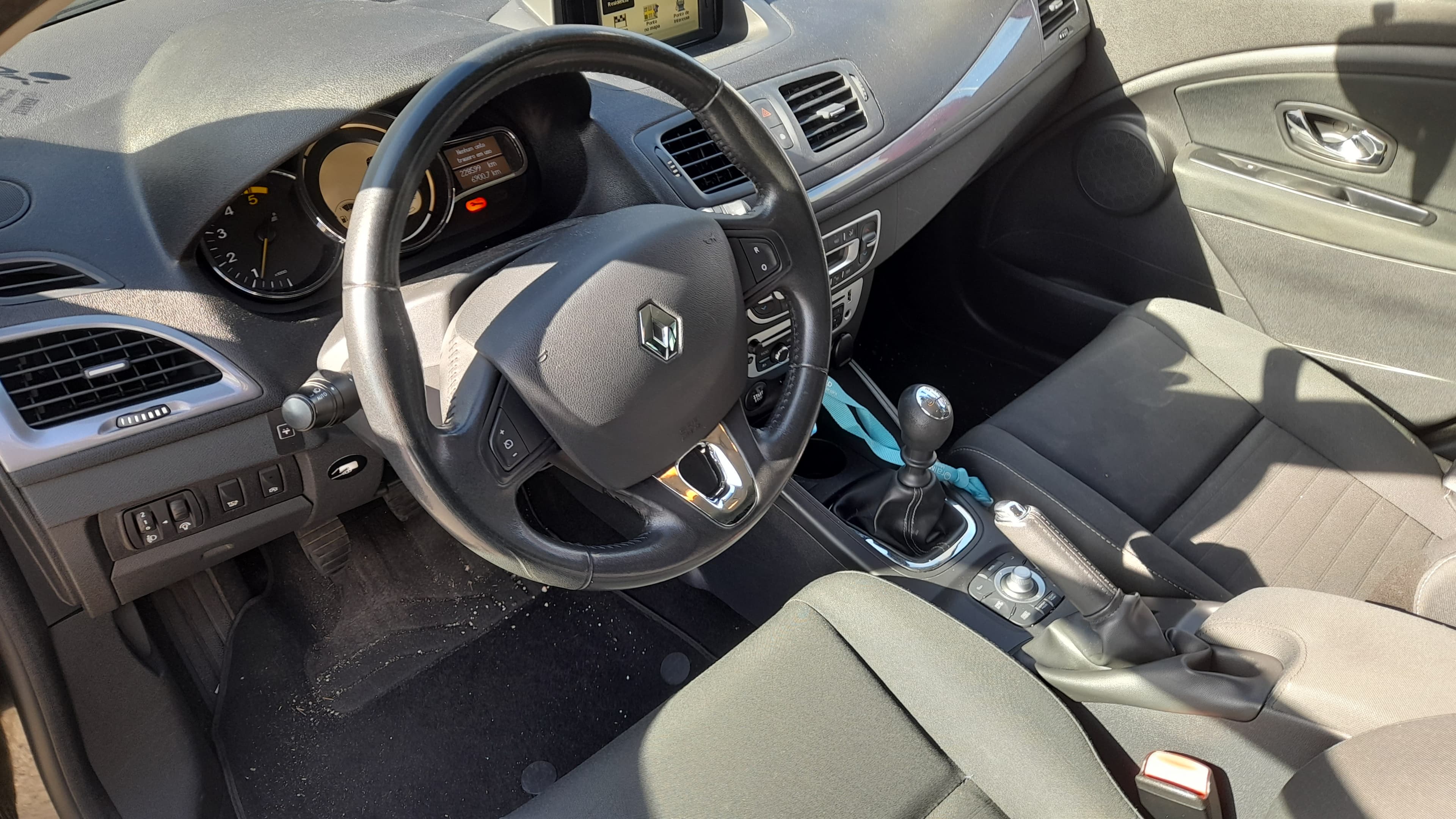 Renault Megane Sport Tourer 1.5 DCi · Ano 2015 — image 11