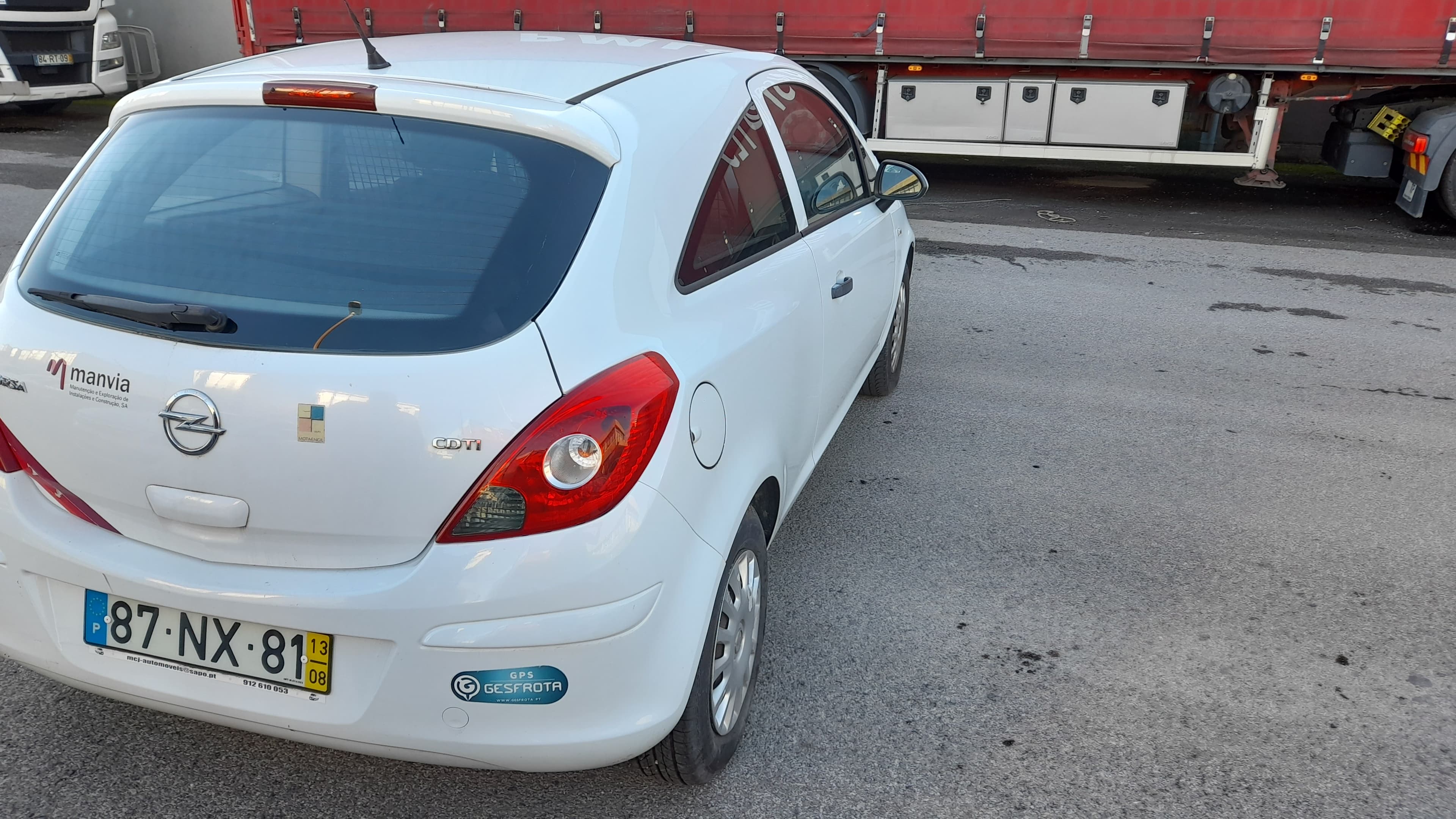 Opel Corsa Van 1.3 CDTi · Ano 2013 — imagem 8