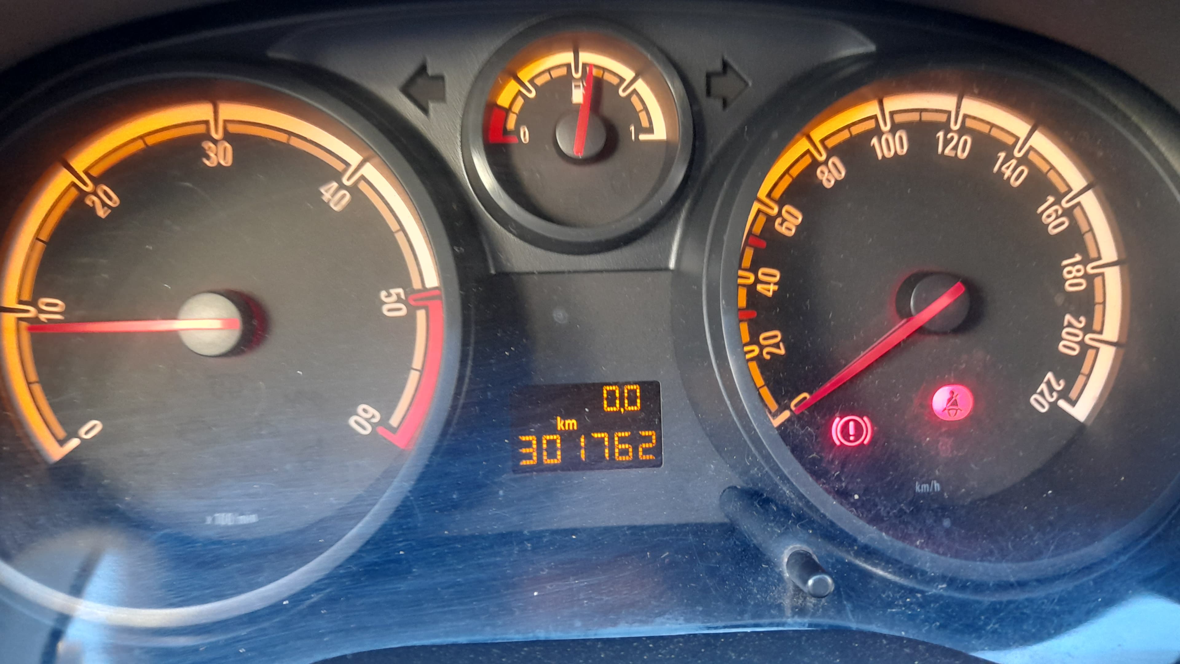 Opel Corsa Van 1.3 CDTi · Ano 2013 — imagem 16