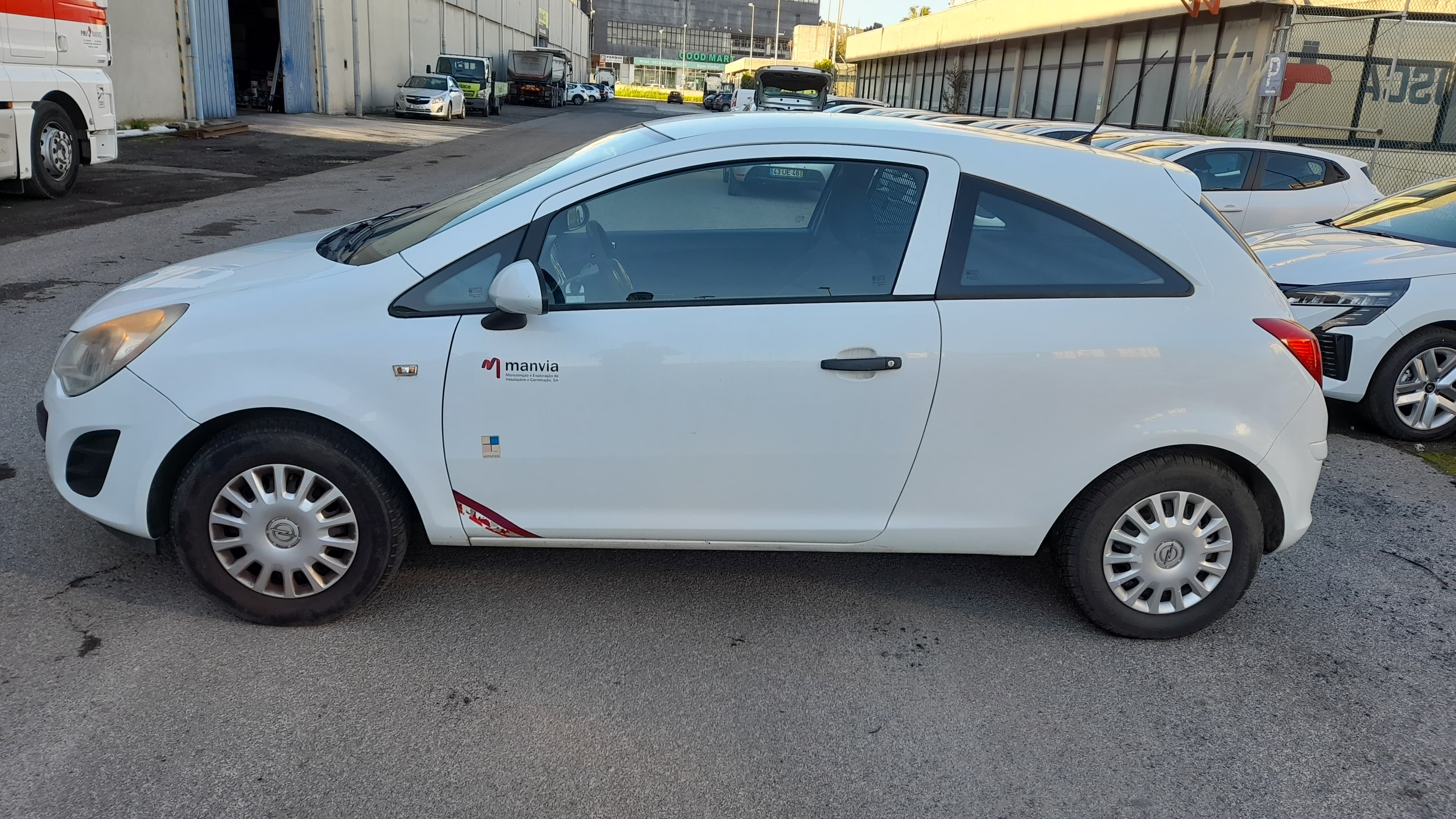 Opel Corsa Van 1.3 CDTi · Ano 2013 — imagem 4